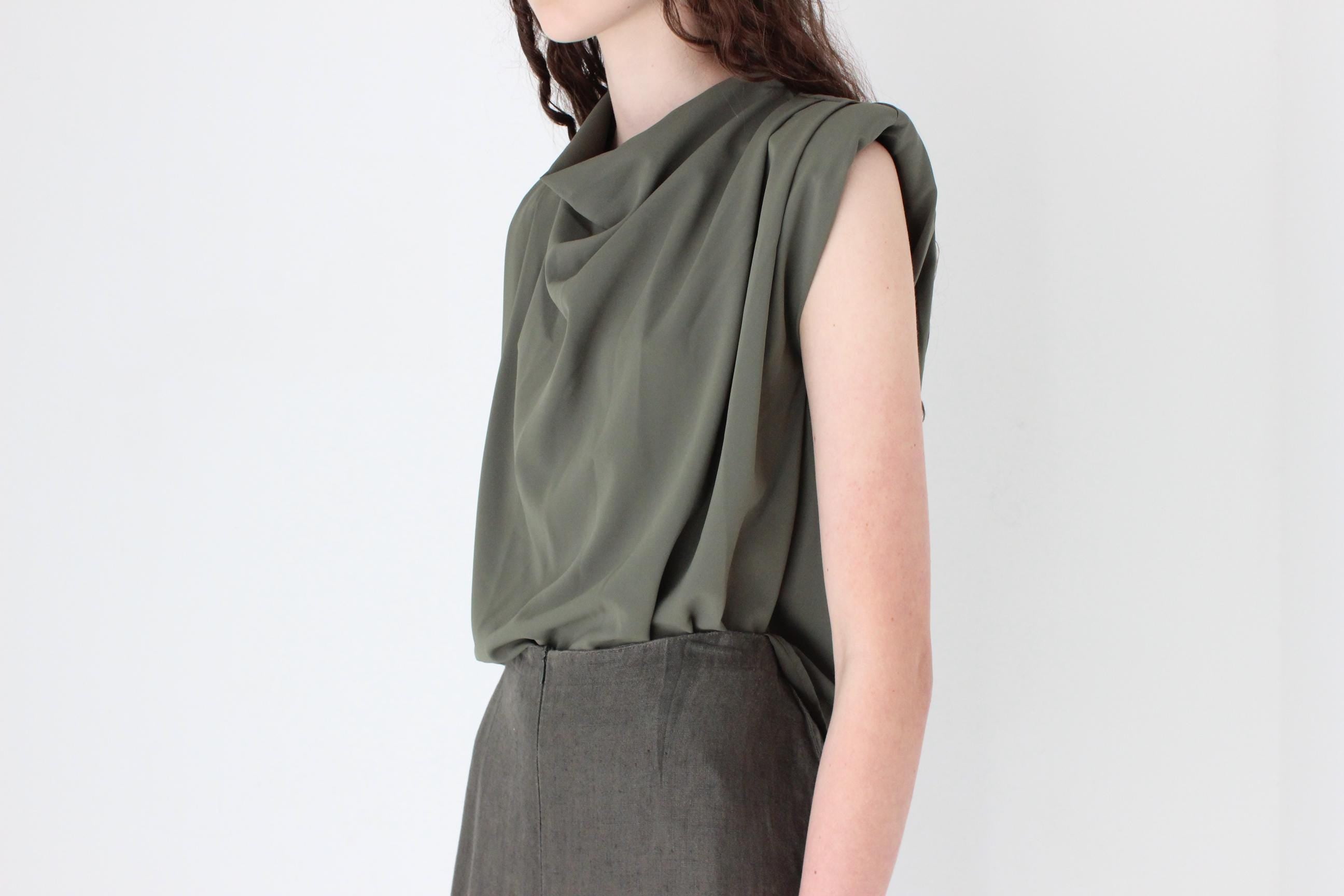 FRENCH COLLECTION 2000s Bold Shoulder / Cowl Neck Top