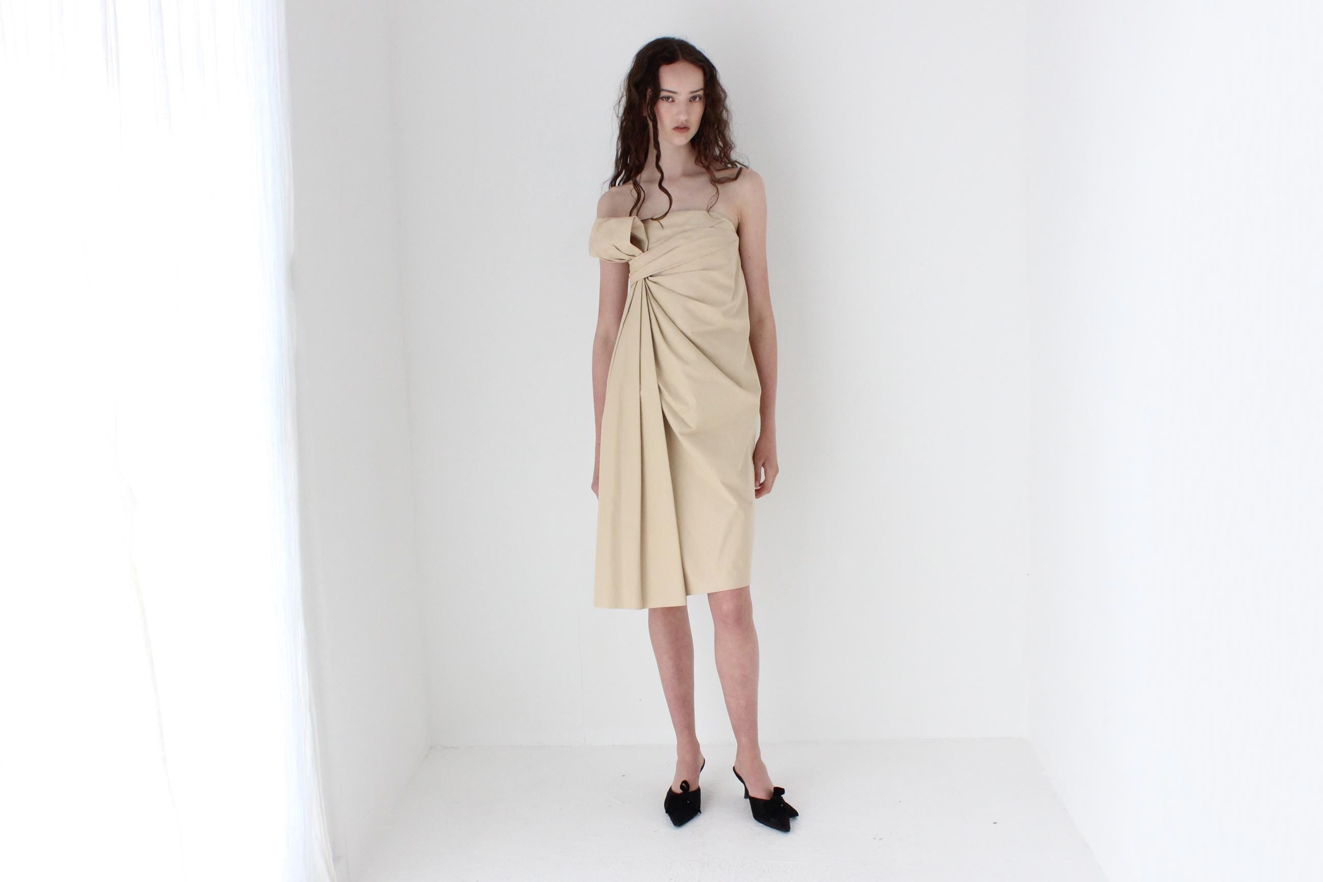 FRENCH COLLECTION Vintage Chloé Sculptural Beige Twill Dress w/ 3D Knot Detail