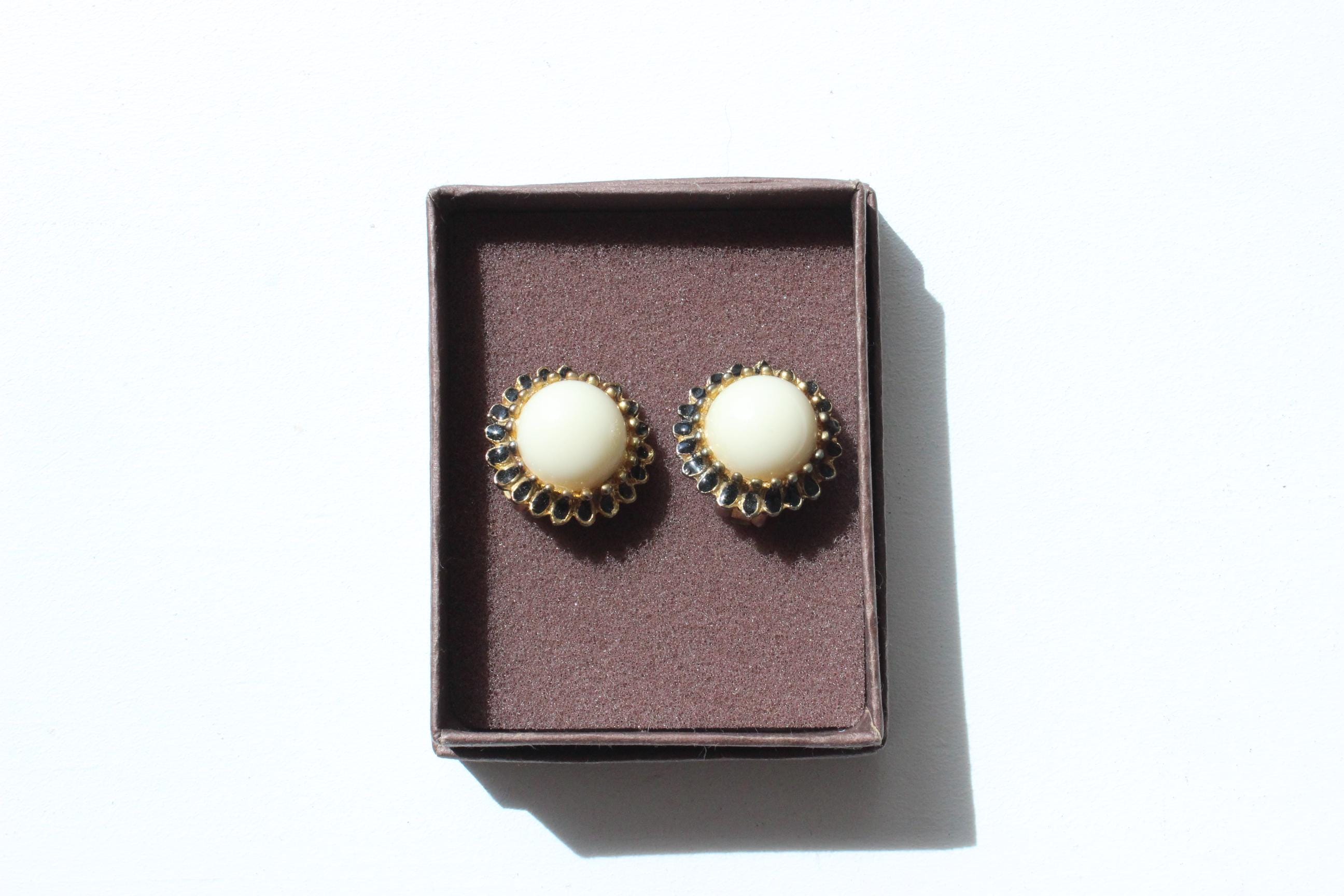 80s Baroque Gold & Ivory Clip Ons