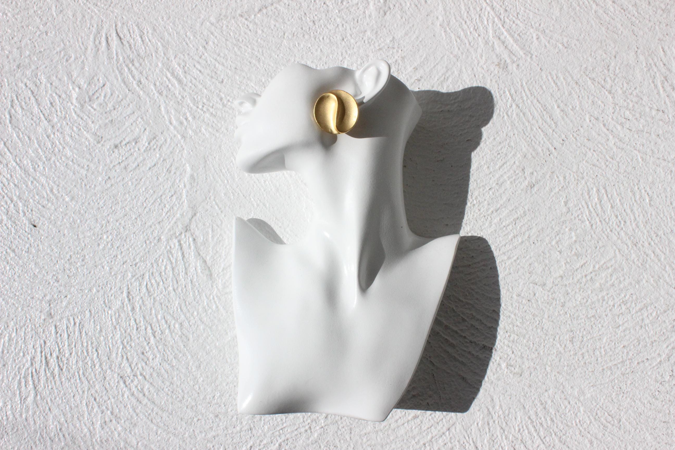 80s Matte Gold Circular Clip Ons