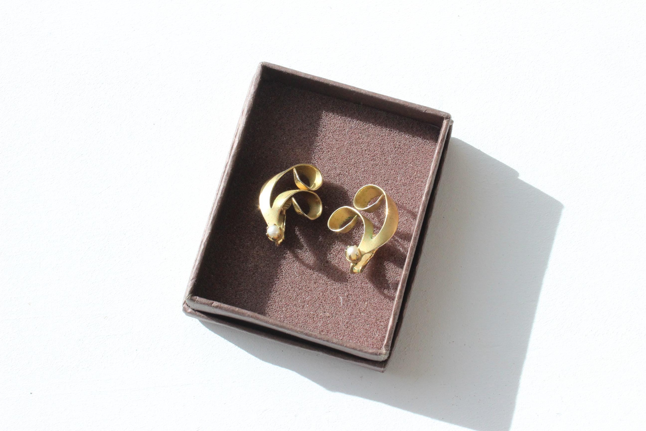 60s Baroque Gold Tone 'Curly' Clip Ons