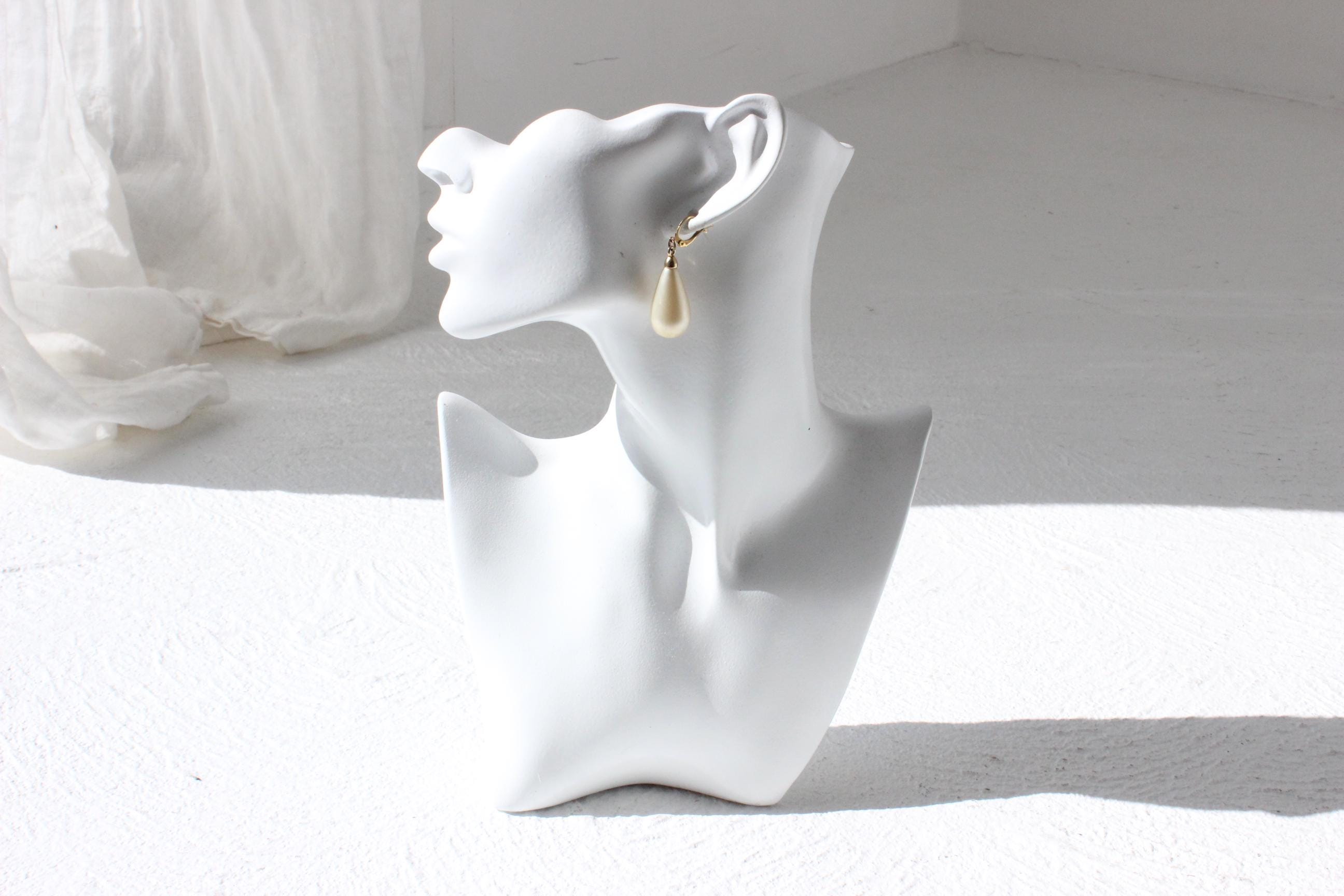 80s Dangling Teardrop Pearl Earrings