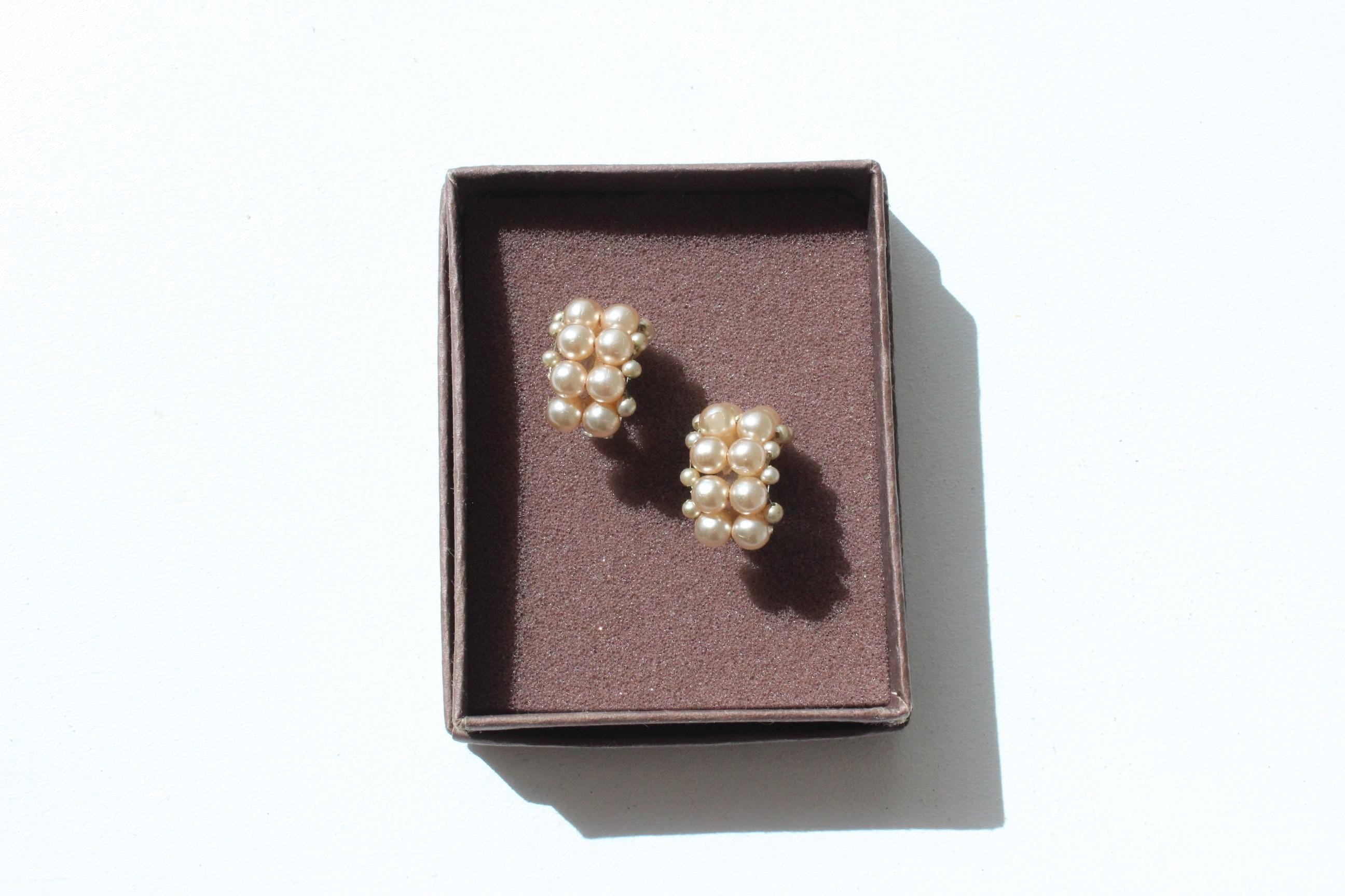 Dainty 60s Blush Tone Pearl Screw Back Earrings