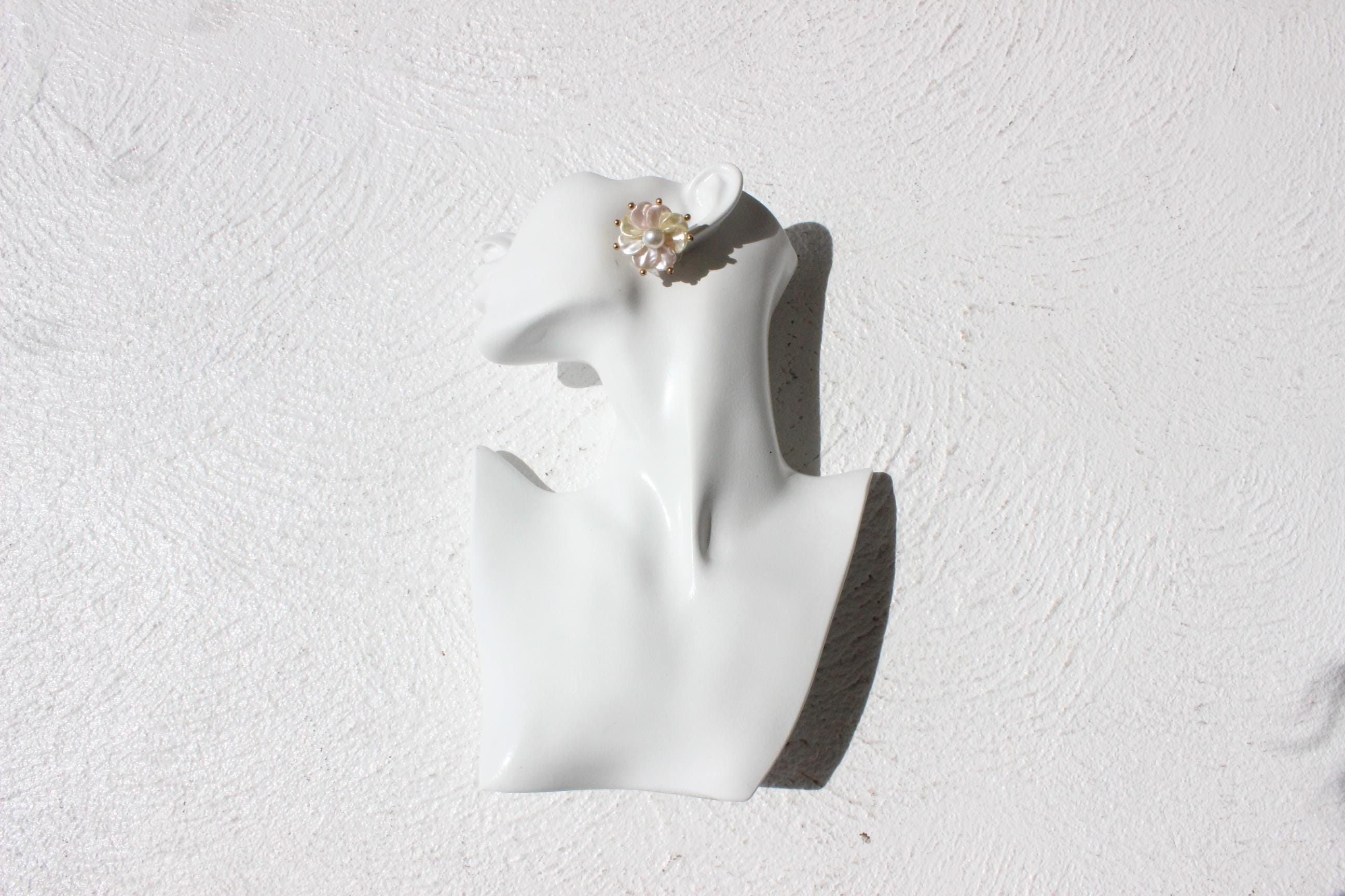 Y2K Pearlescent Flower Earrings