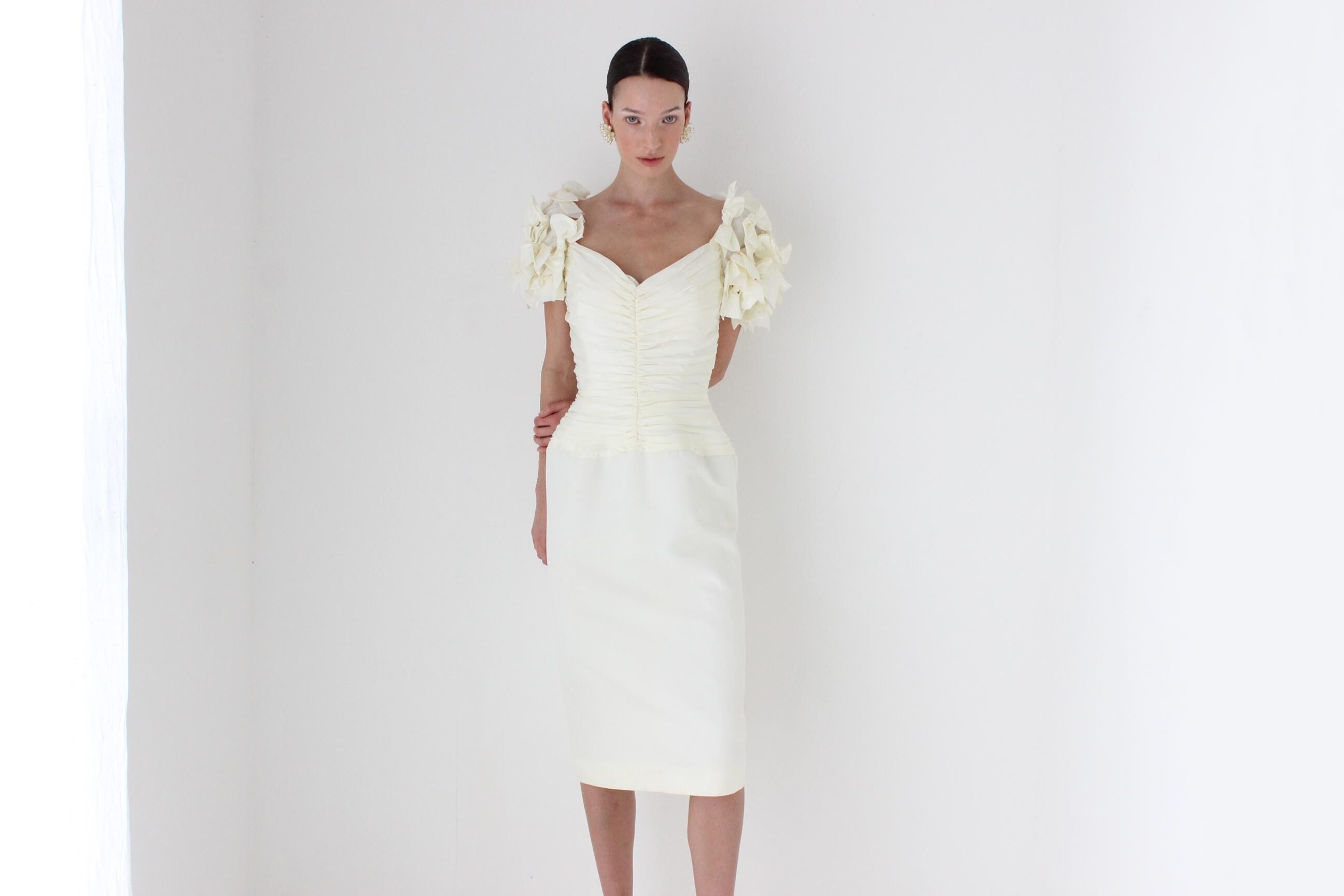 80s TADASHI Hourglass Taffeta Dress w/ Puff Sleeves Made of BOWS