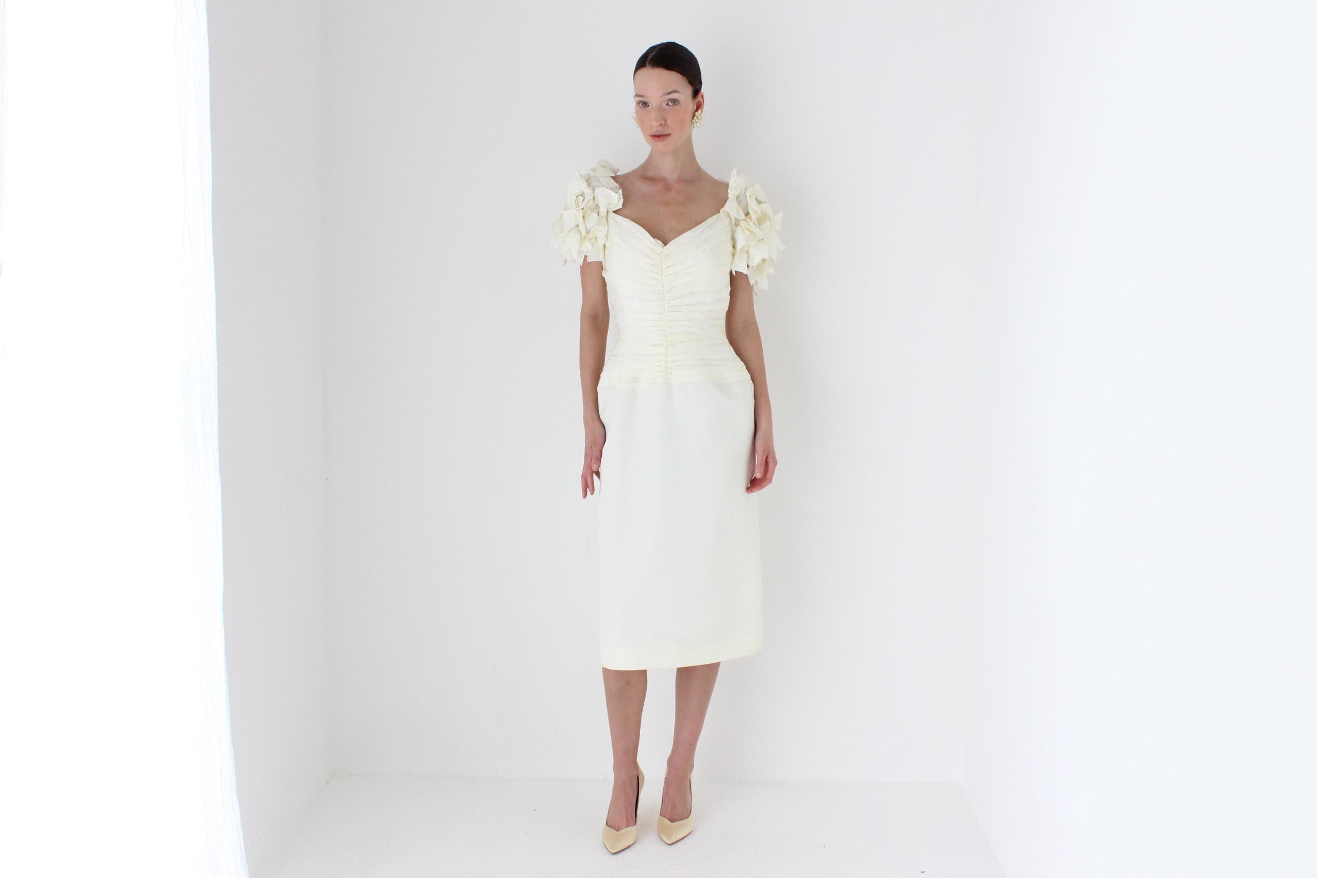 80s TADASHI Hourglass Taffeta Dress w/ Puff Sleeves Made of BOWS