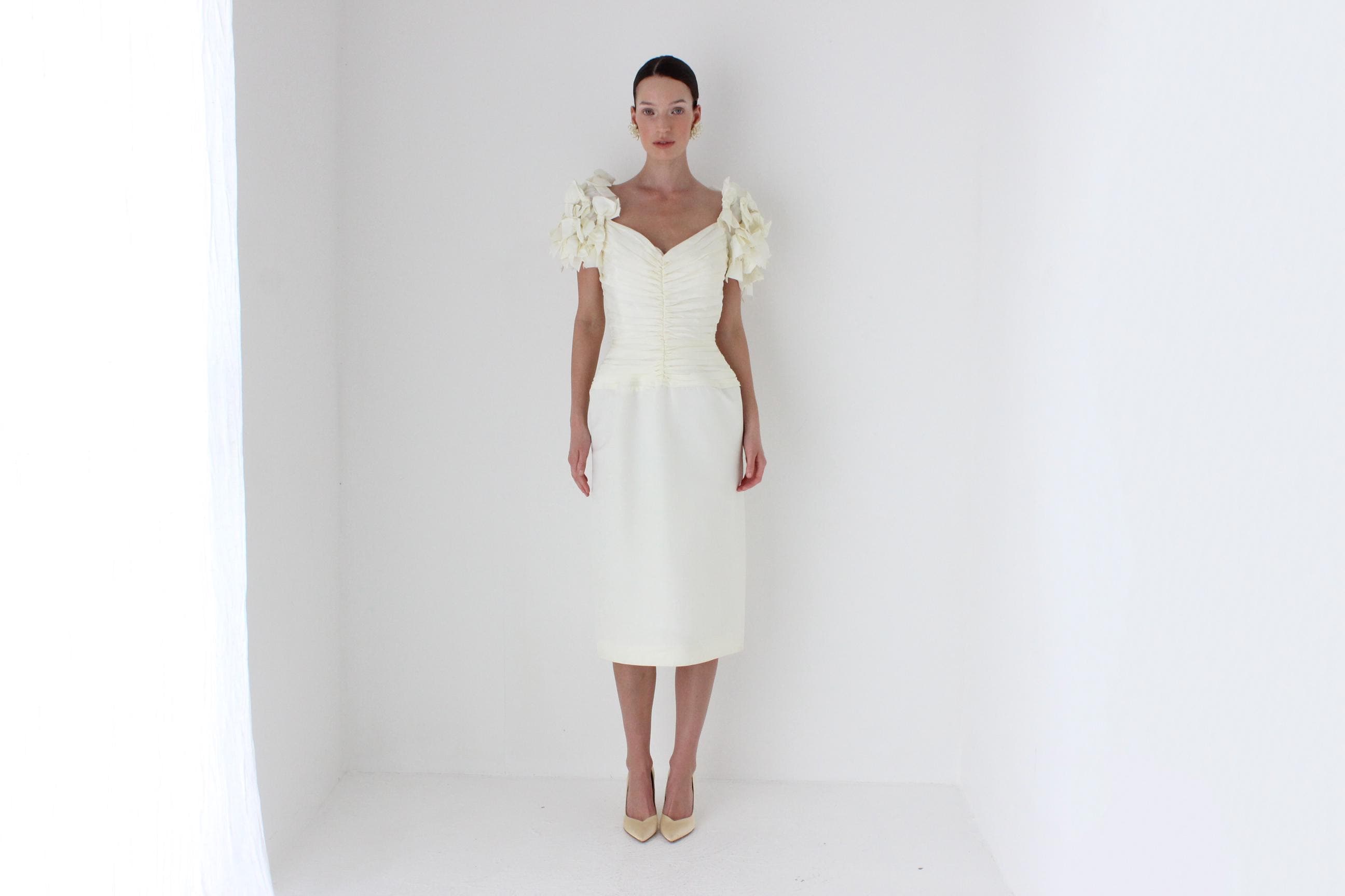 80s TADASHI Hourglass Taffeta Dress w/ Puff Sleeves Made of BOWS