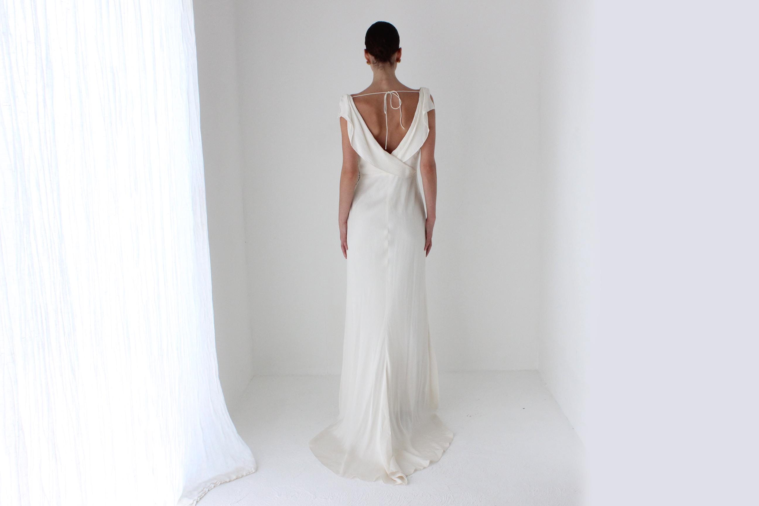 00s Does 30s Watters Brides Silk Flutter Gown