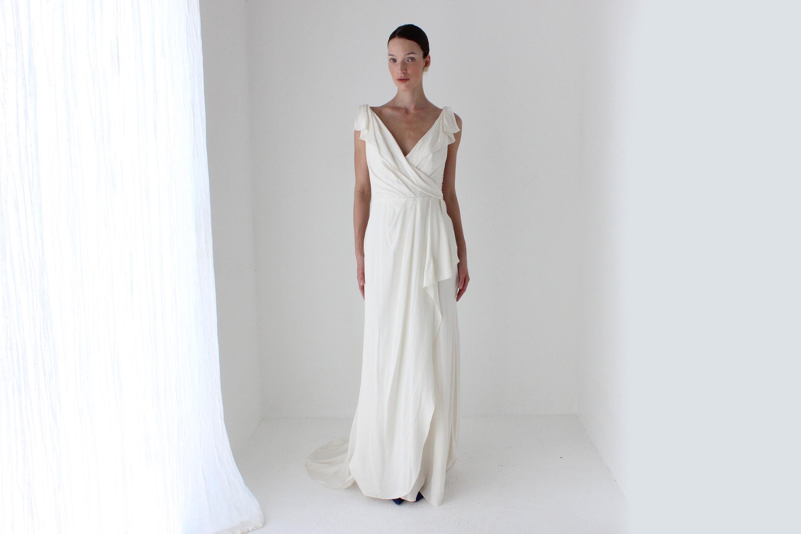 00s Does 30s Watters Brides Silk Flutter Gown