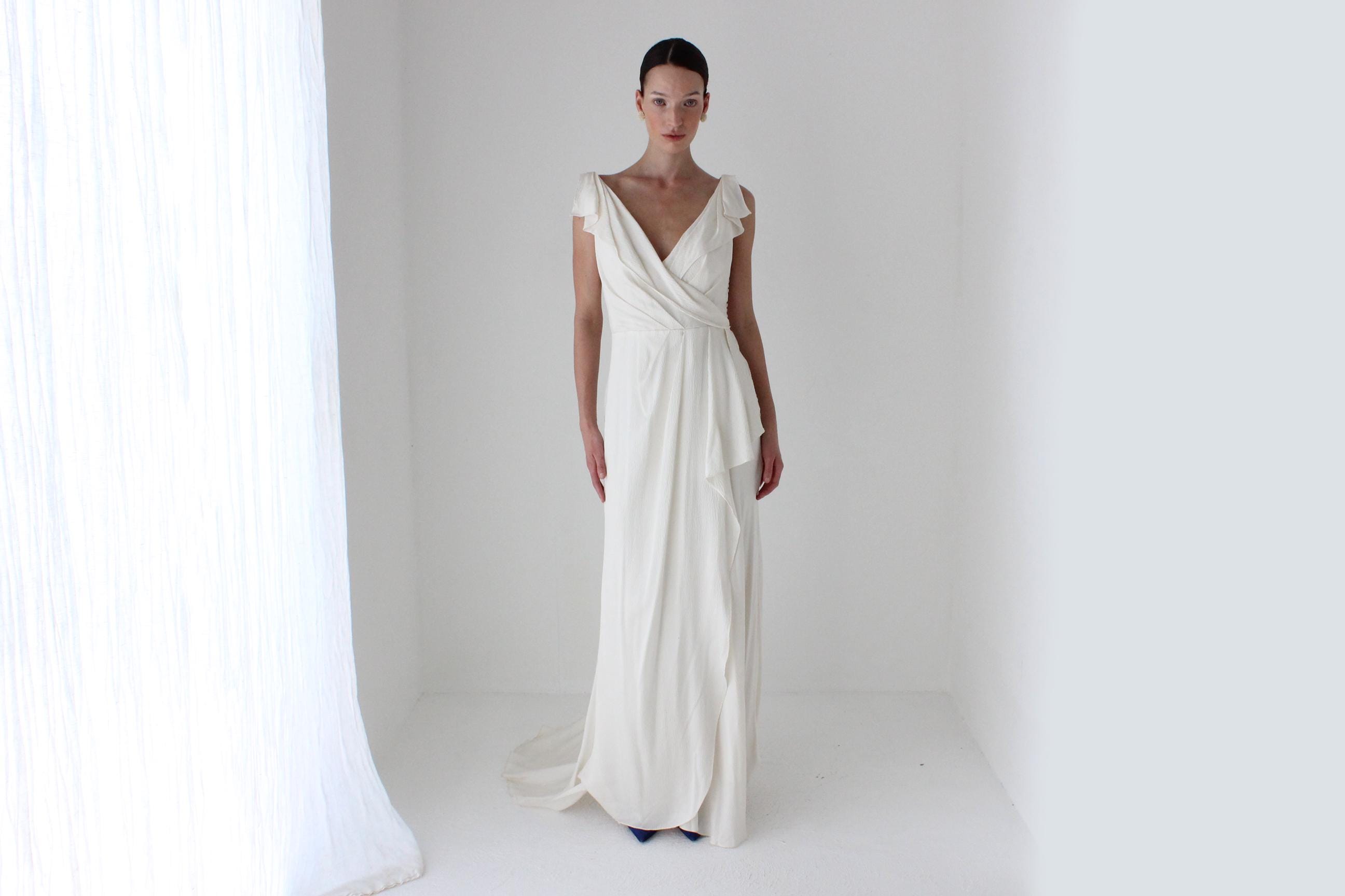 00s Does 30s Watters Brides Silk Flutter Gown