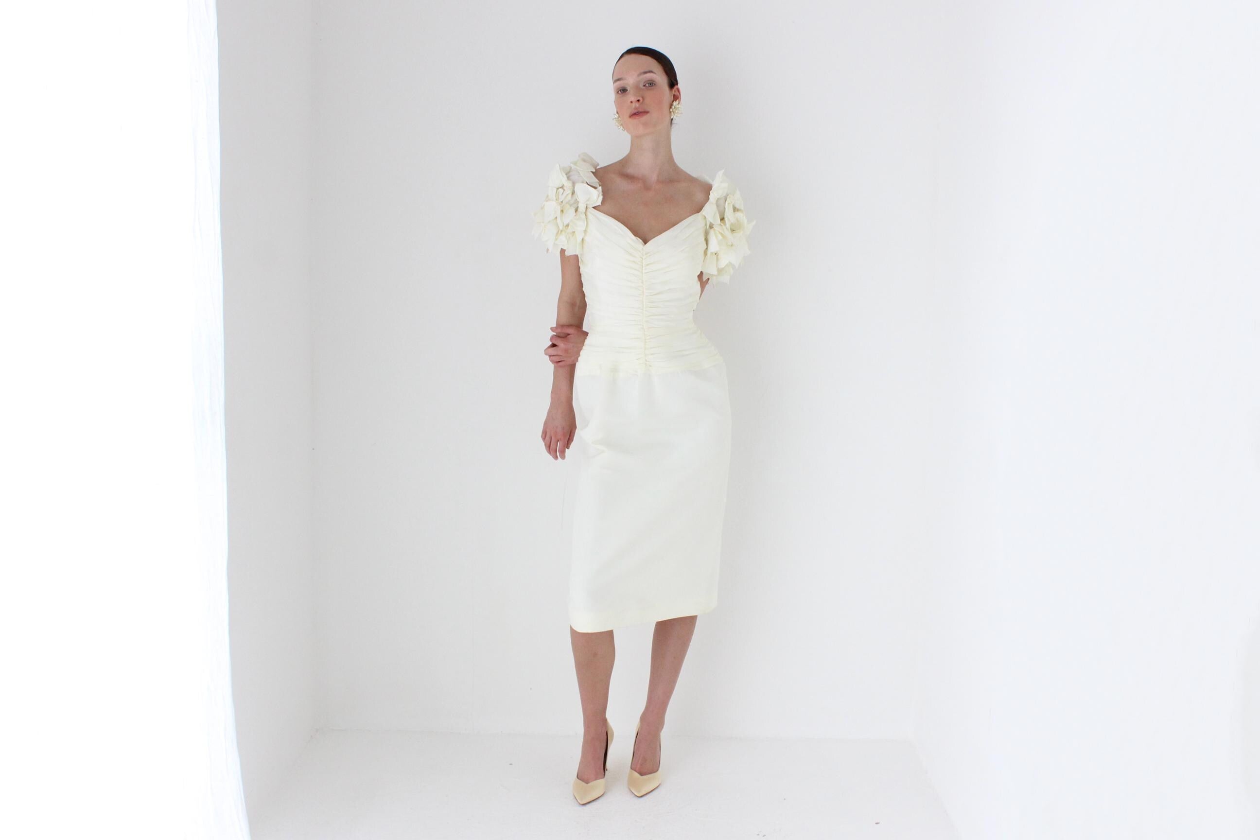 80s TADASHI Hourglass Taffeta Dress w/ Puff Sleeves Made of BOWS