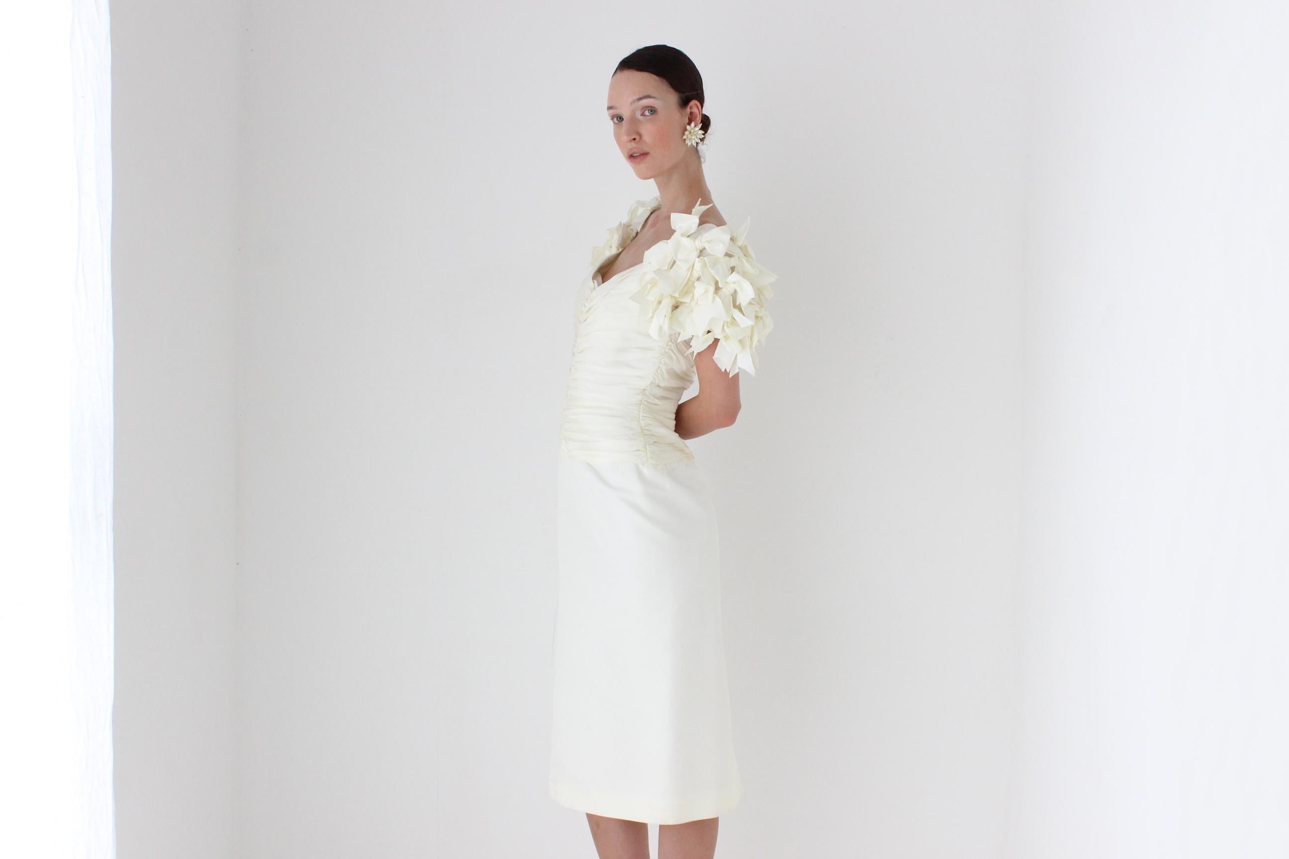 80s TADASHI Hourglass Taffeta Dress w/ Puff Sleeves Made of BOWS