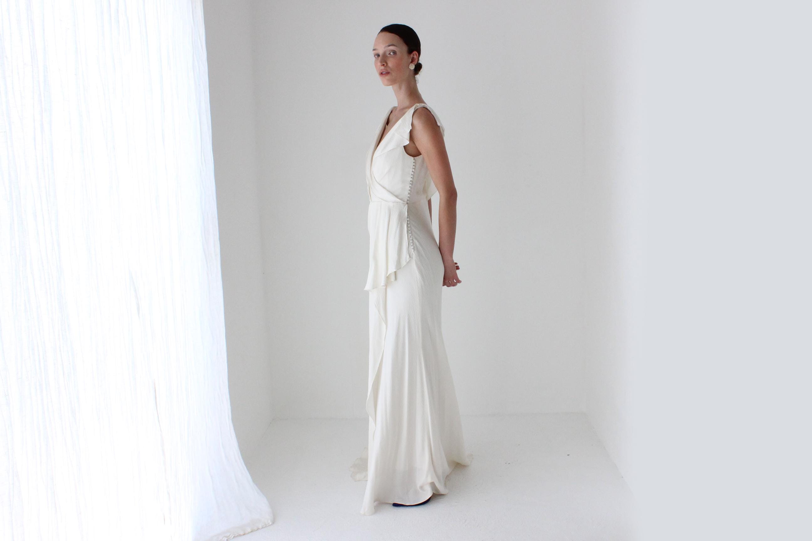00s Does 30s Watters Brides Silk Flutter Gown