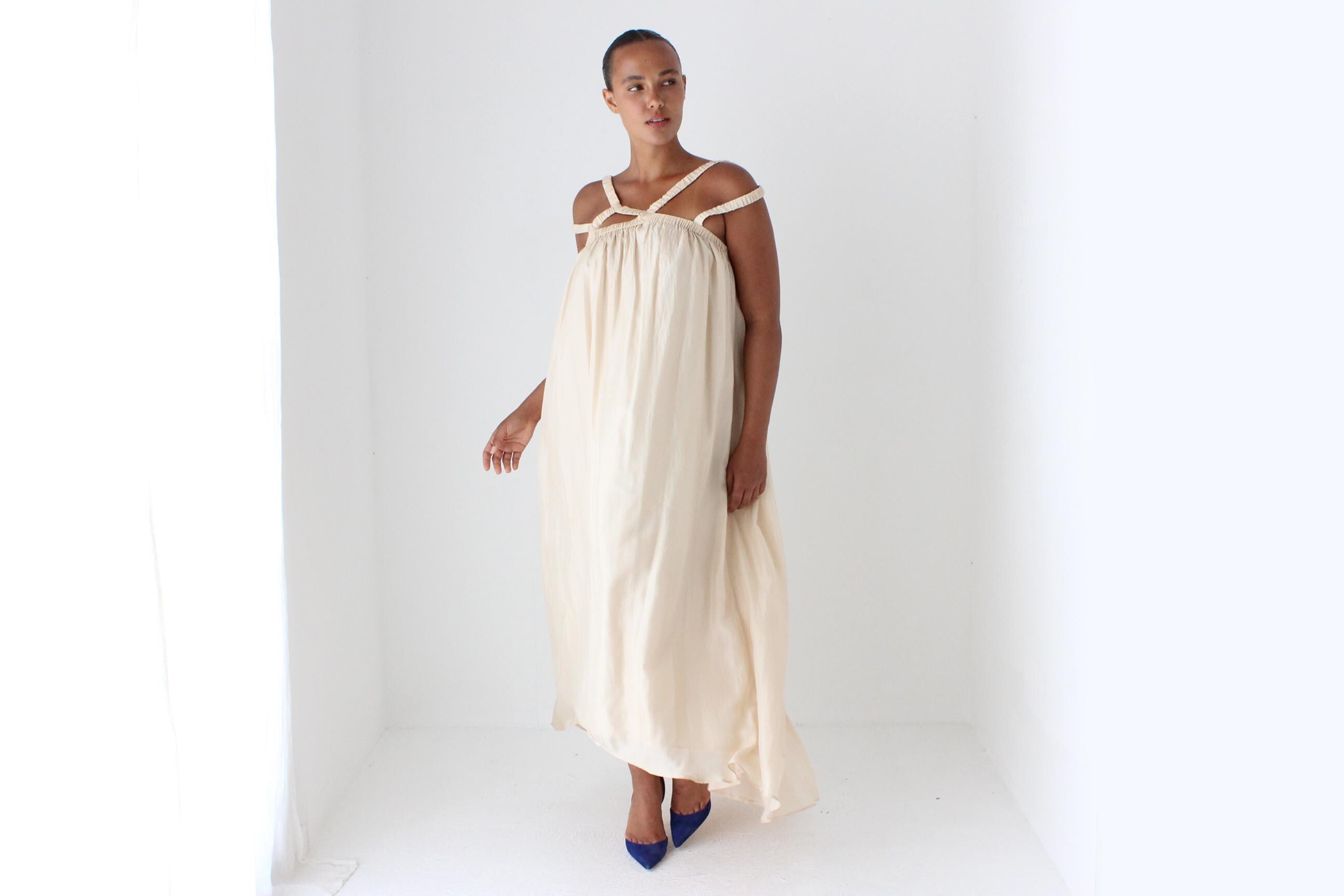 2000s Kirrily Johnson Featherweight Pure Silk Trapeze Dress