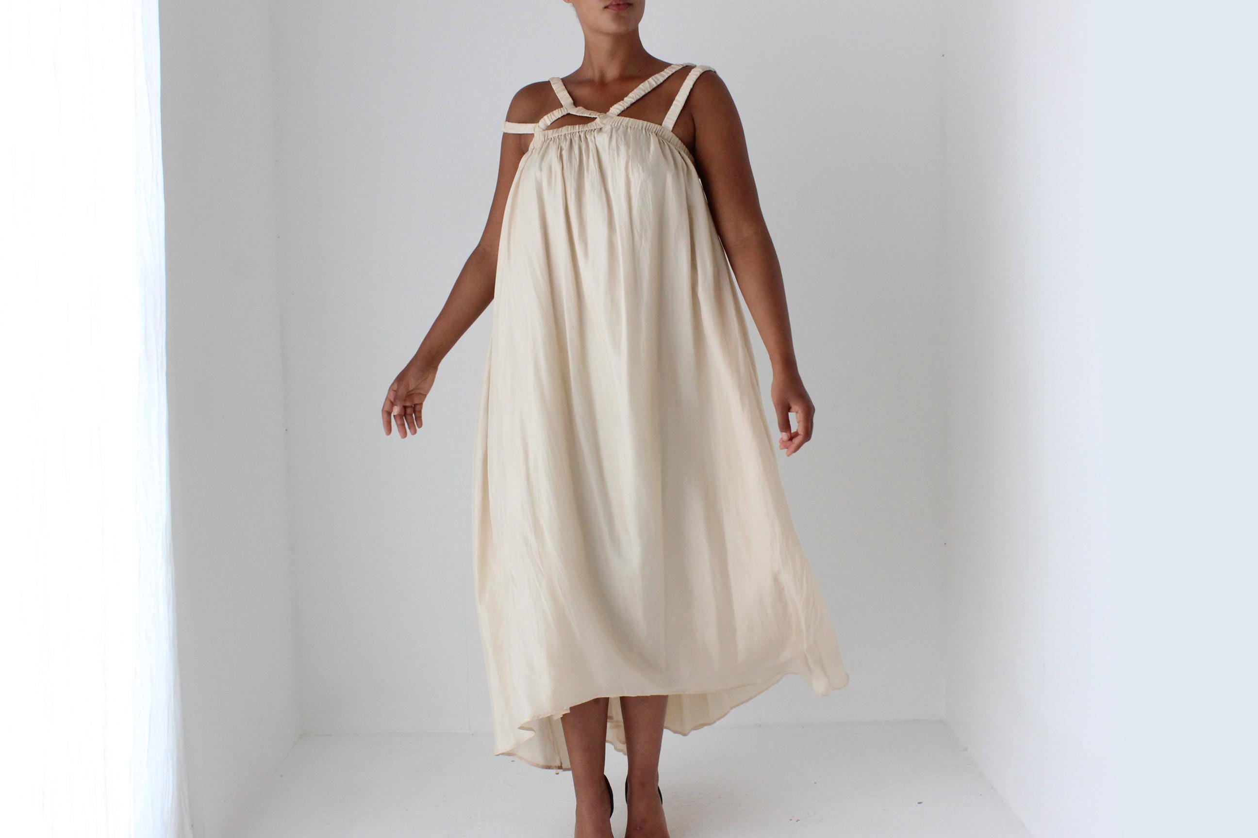 2000s Kirrily Johnson Featherweight Pure Silk Trapeze Dress
