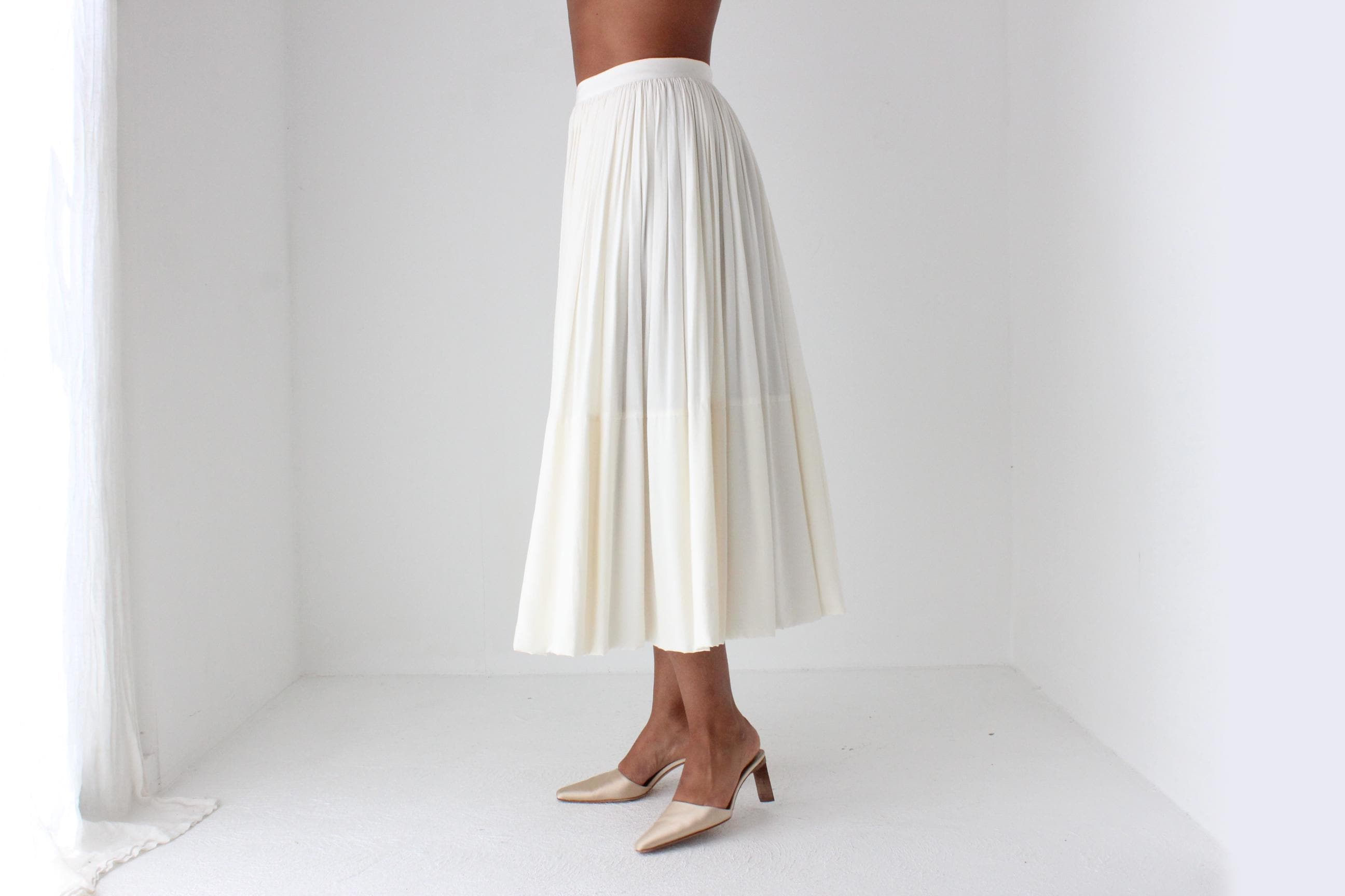 Sublime Custom Made 80s Pure Silk Circle Skirt