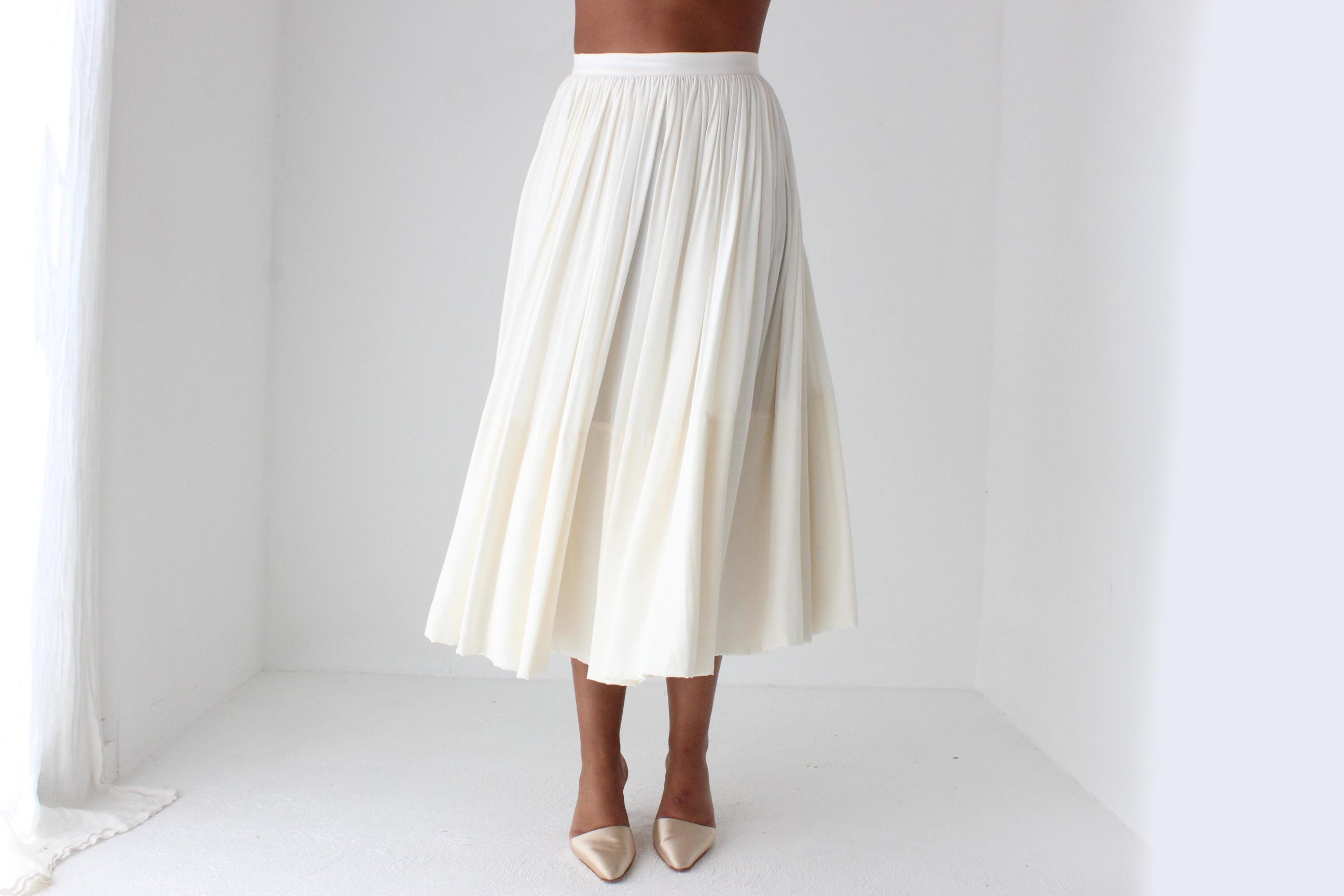Sublime Custom Made 80s Pure Silk Circle Skirt