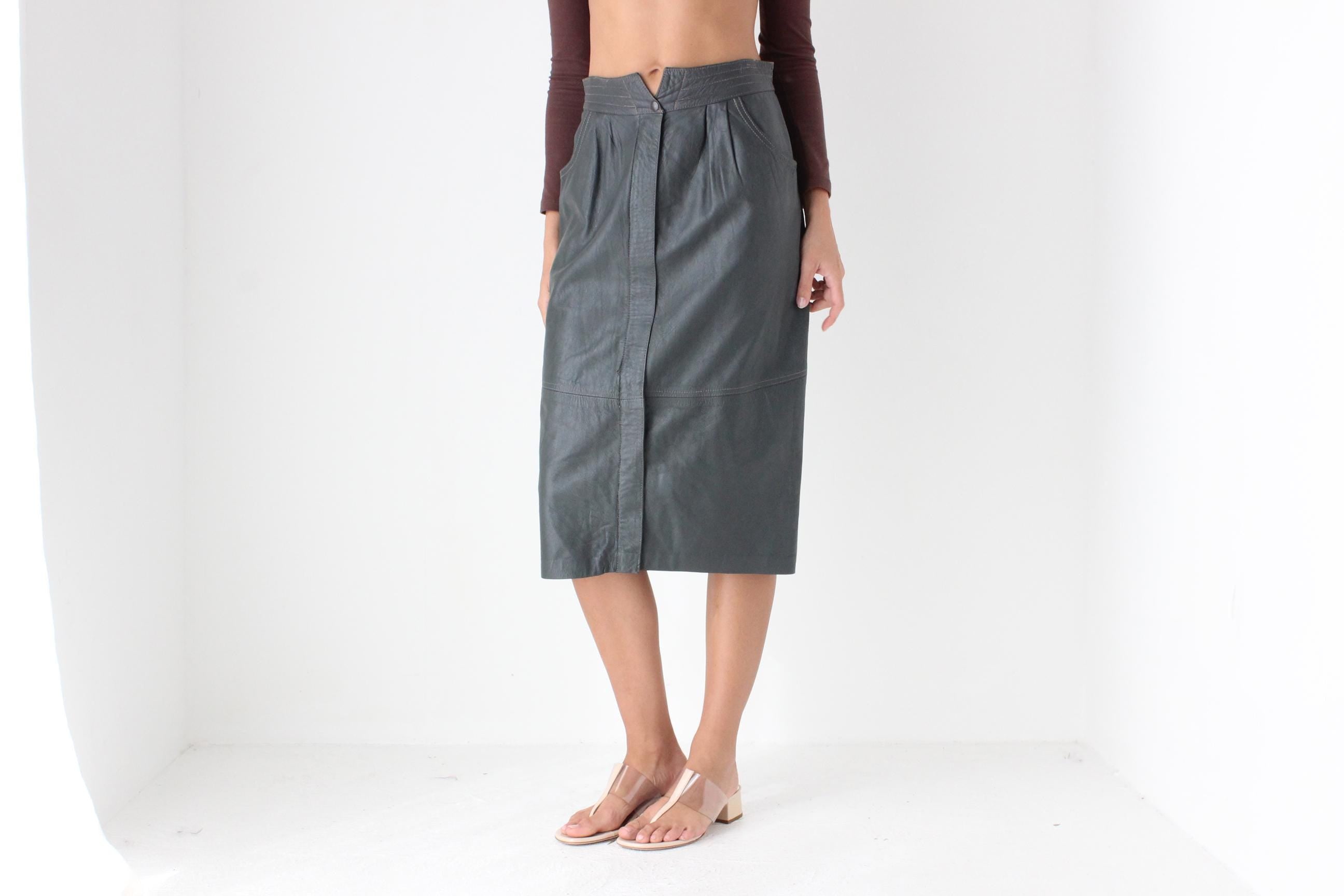 Chic 80s Pewter Grey Leather Skirt