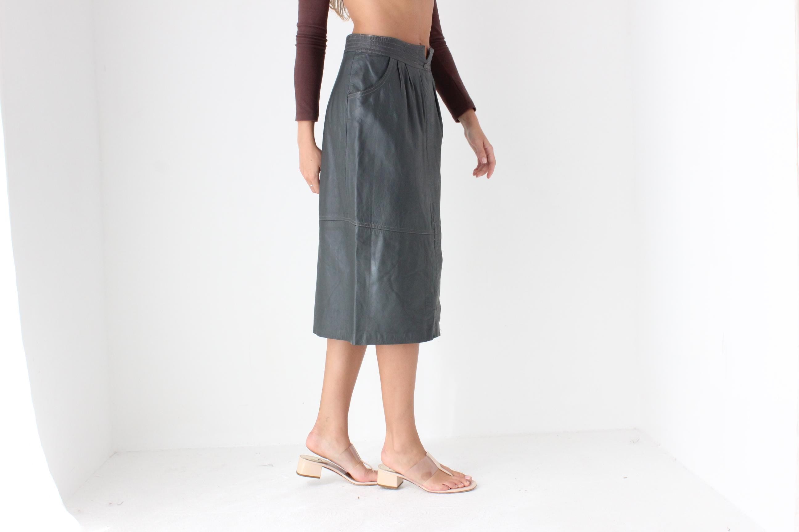 Chic 80s Pewter Grey Leather Skirt
