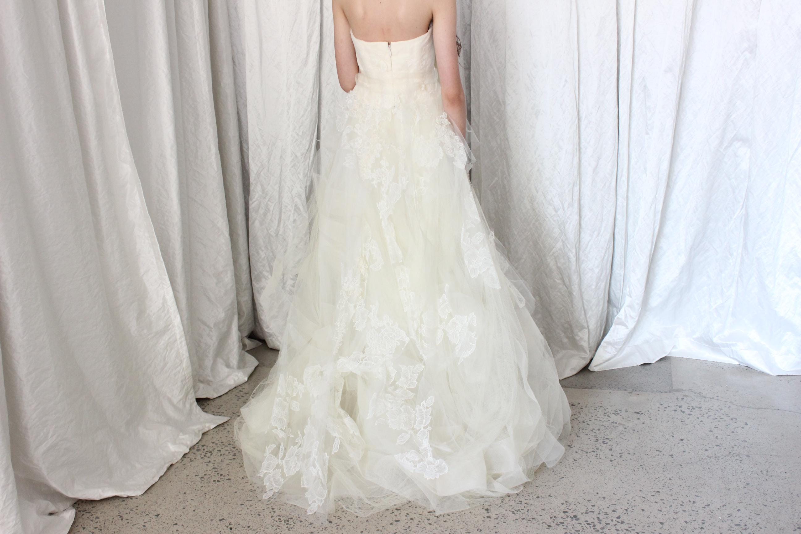 2009 Vera Wang 'Helena' Chantilly Lace & Tulle 'Distressed' Wedding Gown