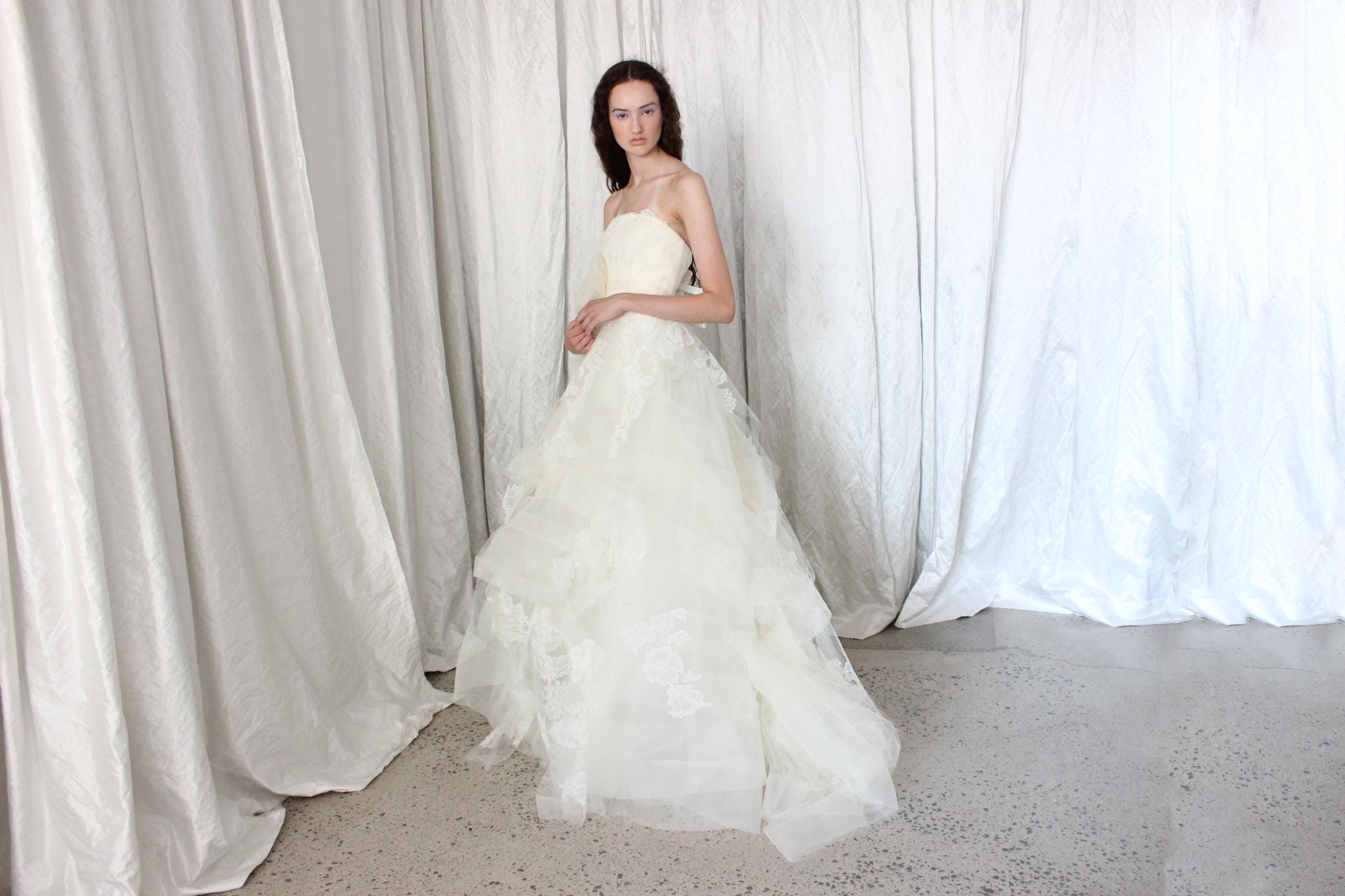 2009 Vera Wang 'Helena' Chantilly Lace & Tulle 'Distressed' Wedding Gown