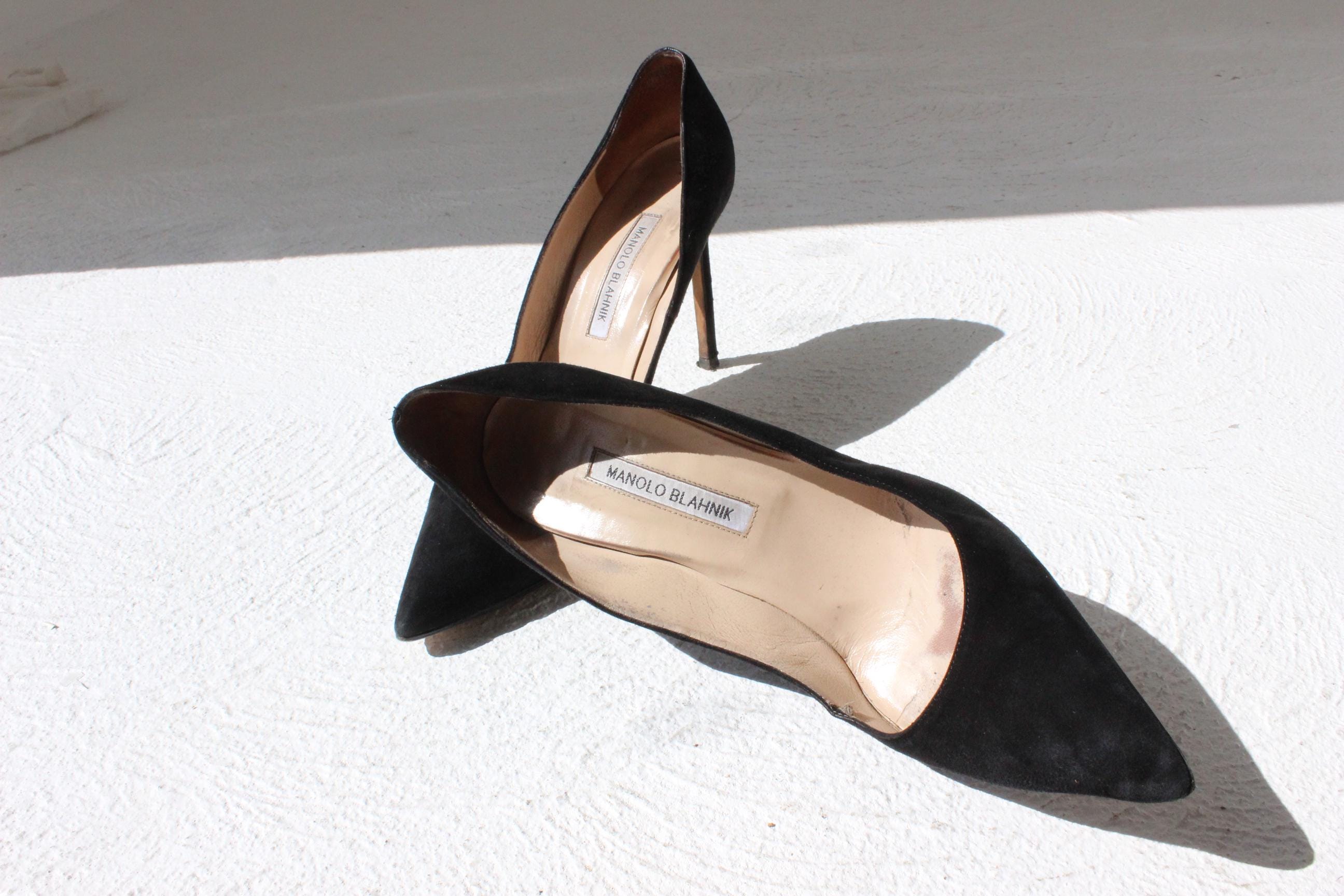 2000s MANOLO BLAHNIK Black Suede Pumps - Euro 41