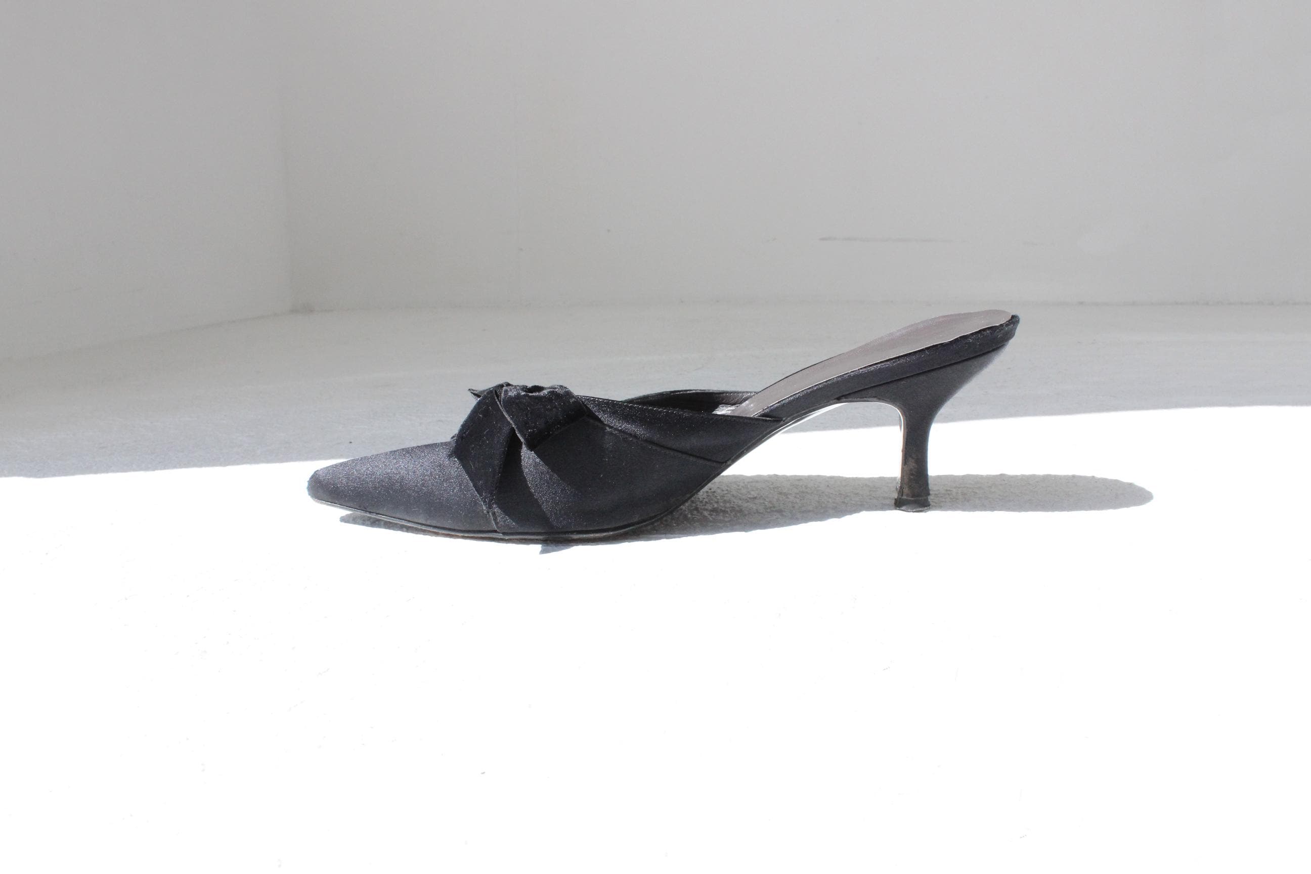 Y2K Vera Wang Satin Bow Mules - Euro 40