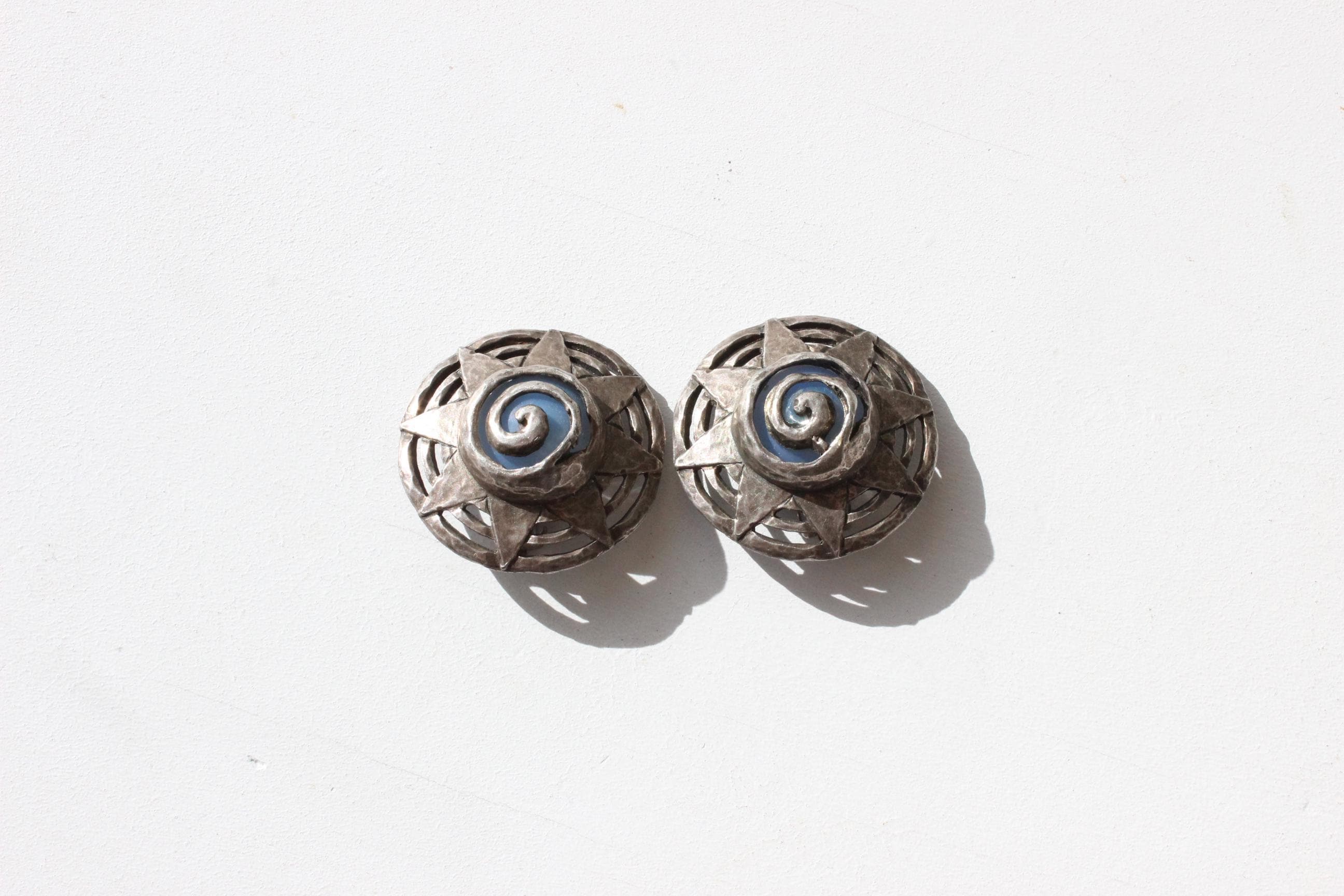 80s Hammered Silver Swirly Sun Clip Ons