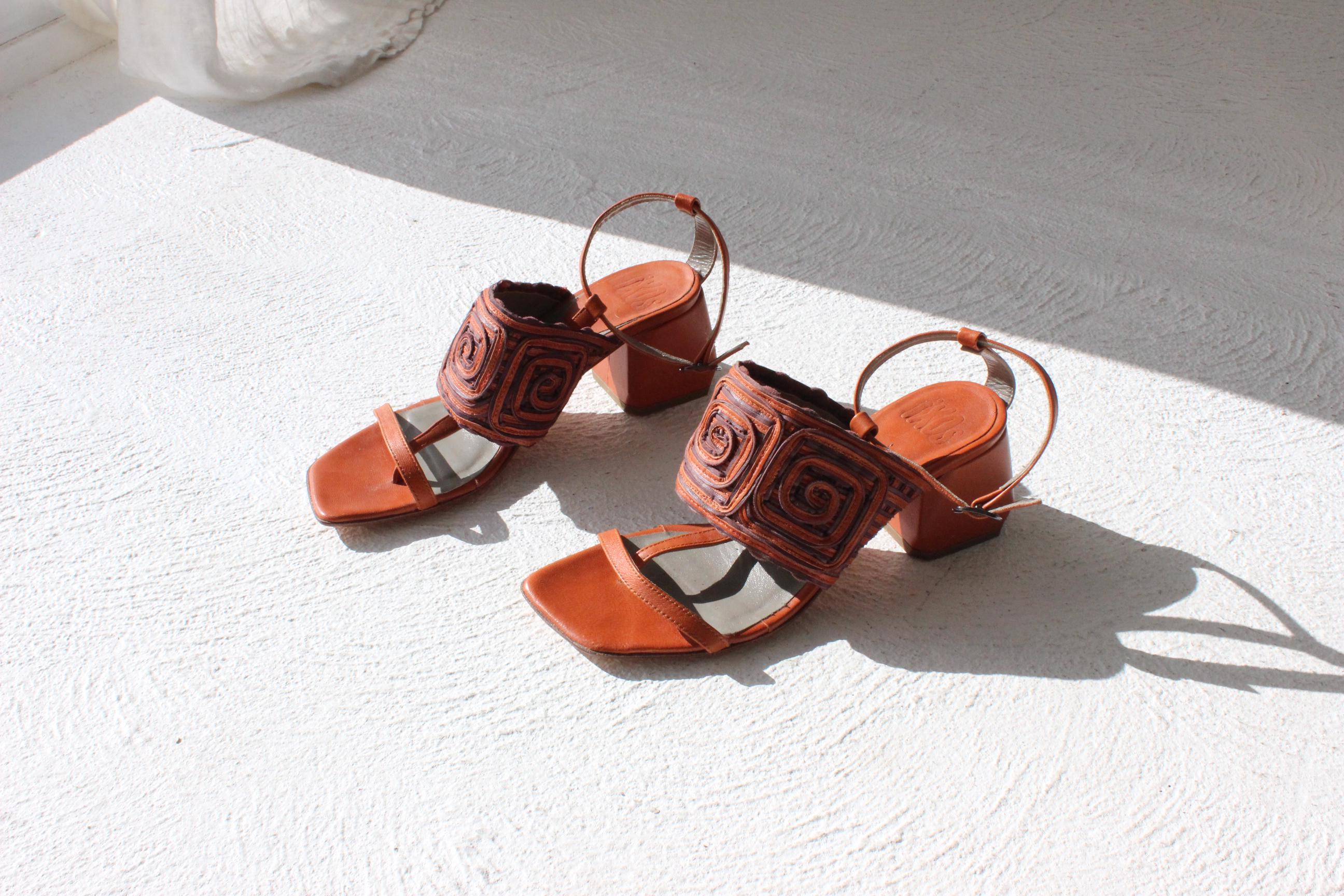 IXOS Leather Arty Abstract Sculptural Sandals ~ Euro 39