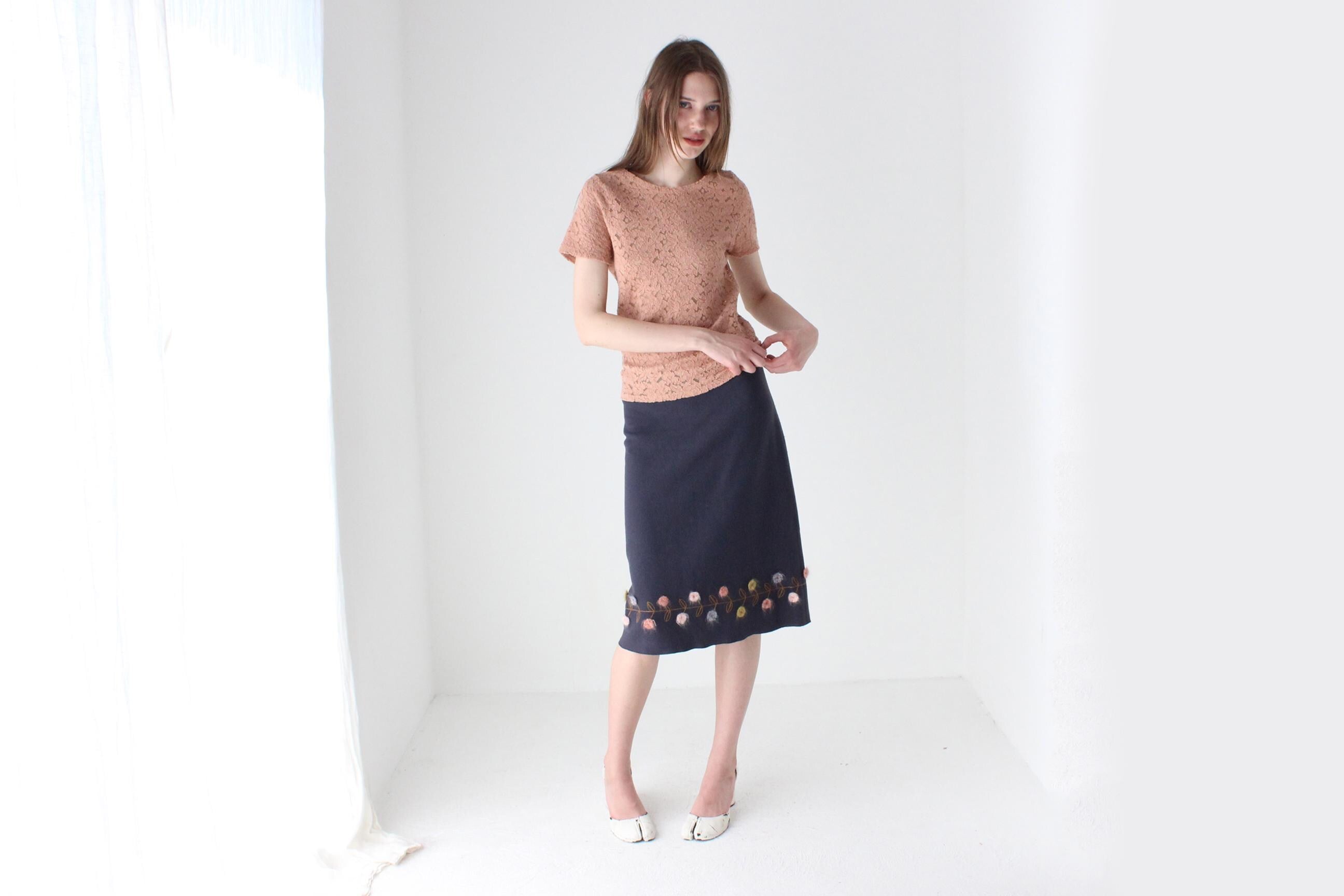 90s French Vintage Cashmere Knee Length Skirt w/ Little Knit Flowers