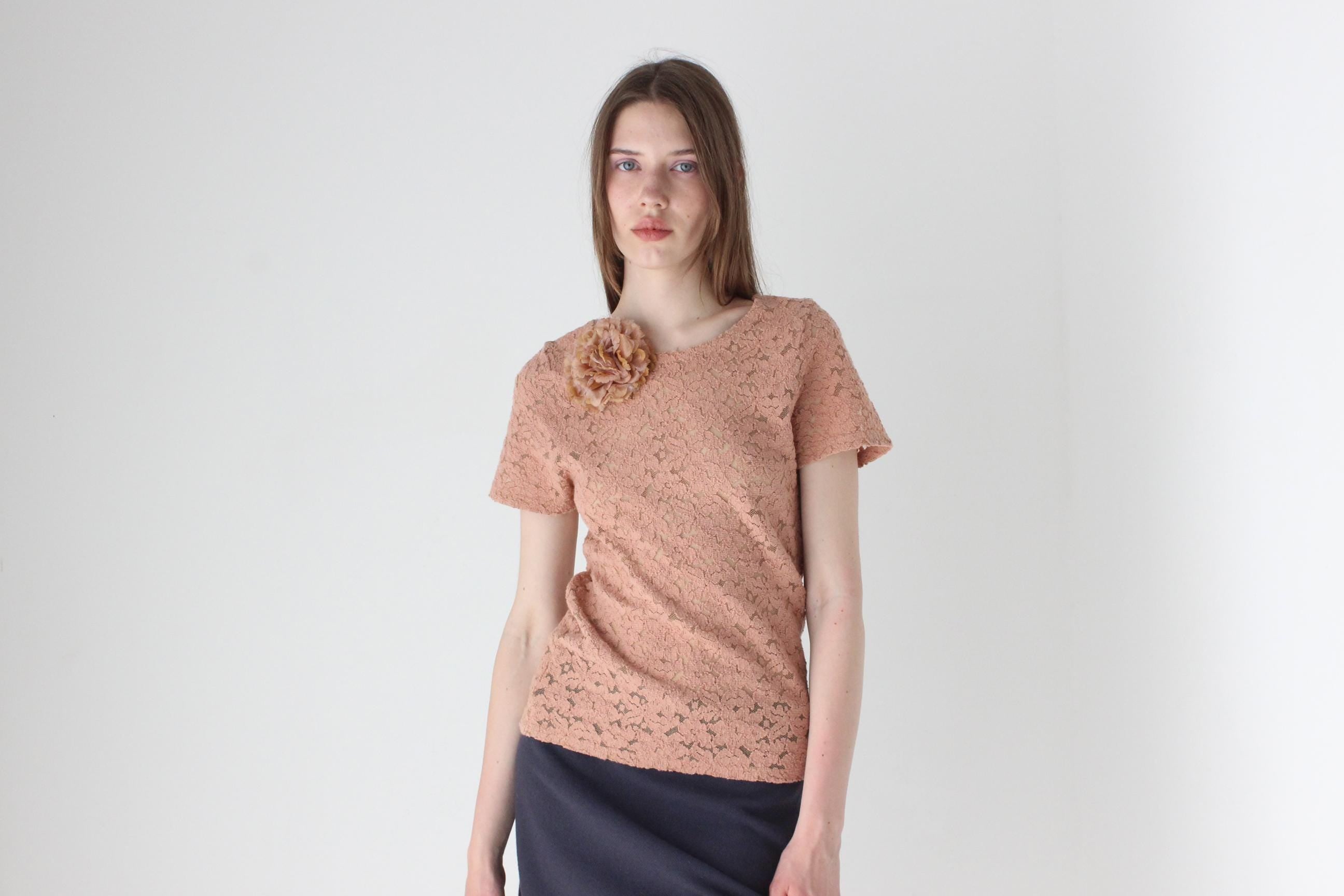 90s Stretch Fitted Lace Tee in Dusty Pink