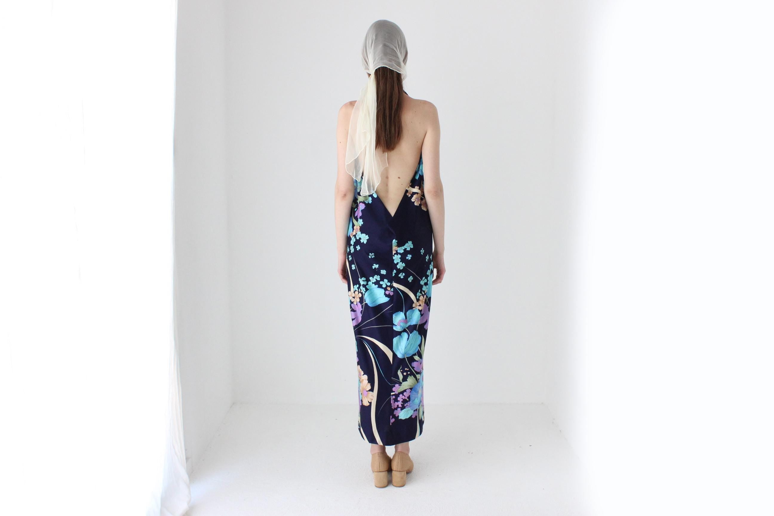 Relaxed 70s Arty Halter Dress