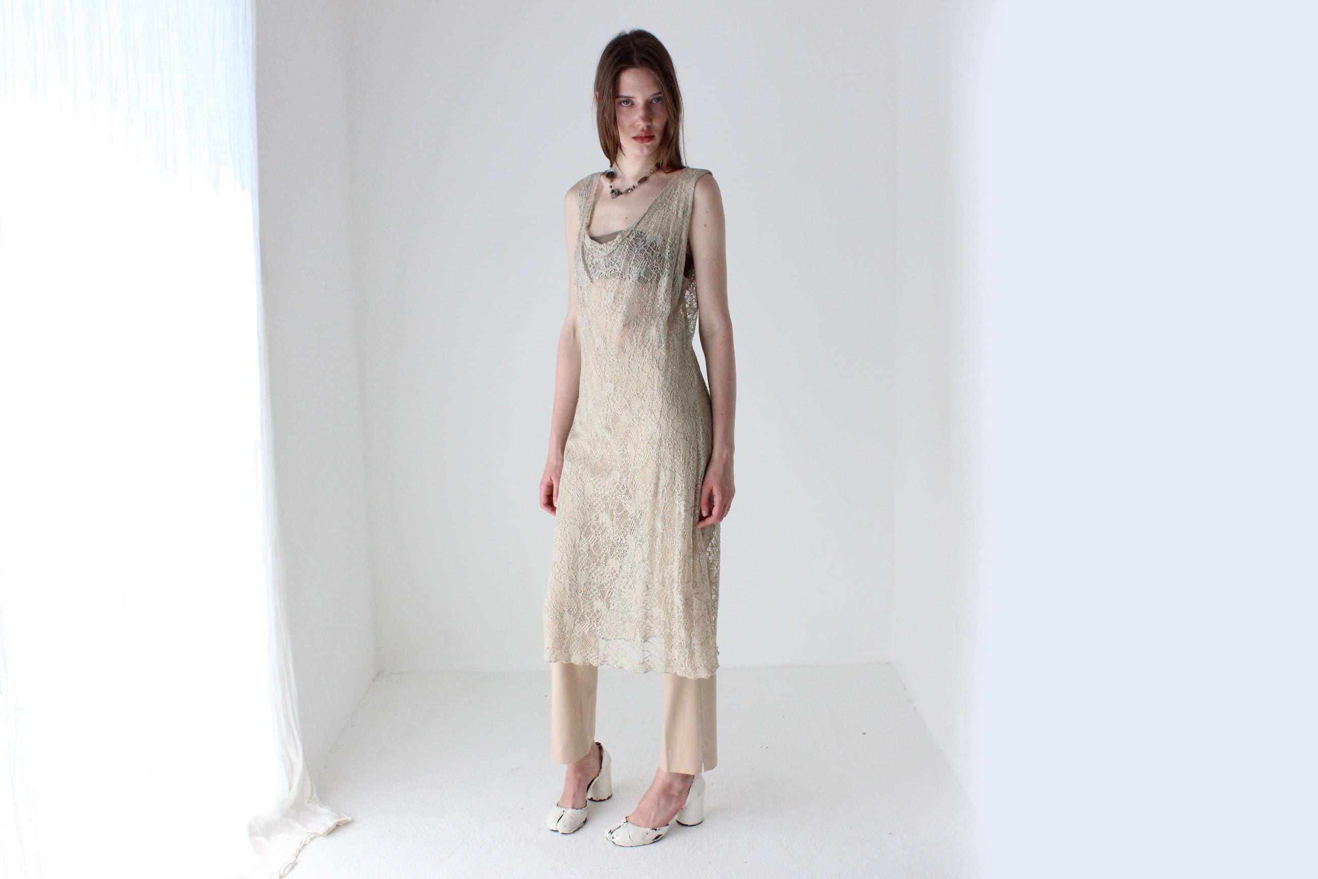 Chic 90s Neutral Beige Straight Cut Trousers