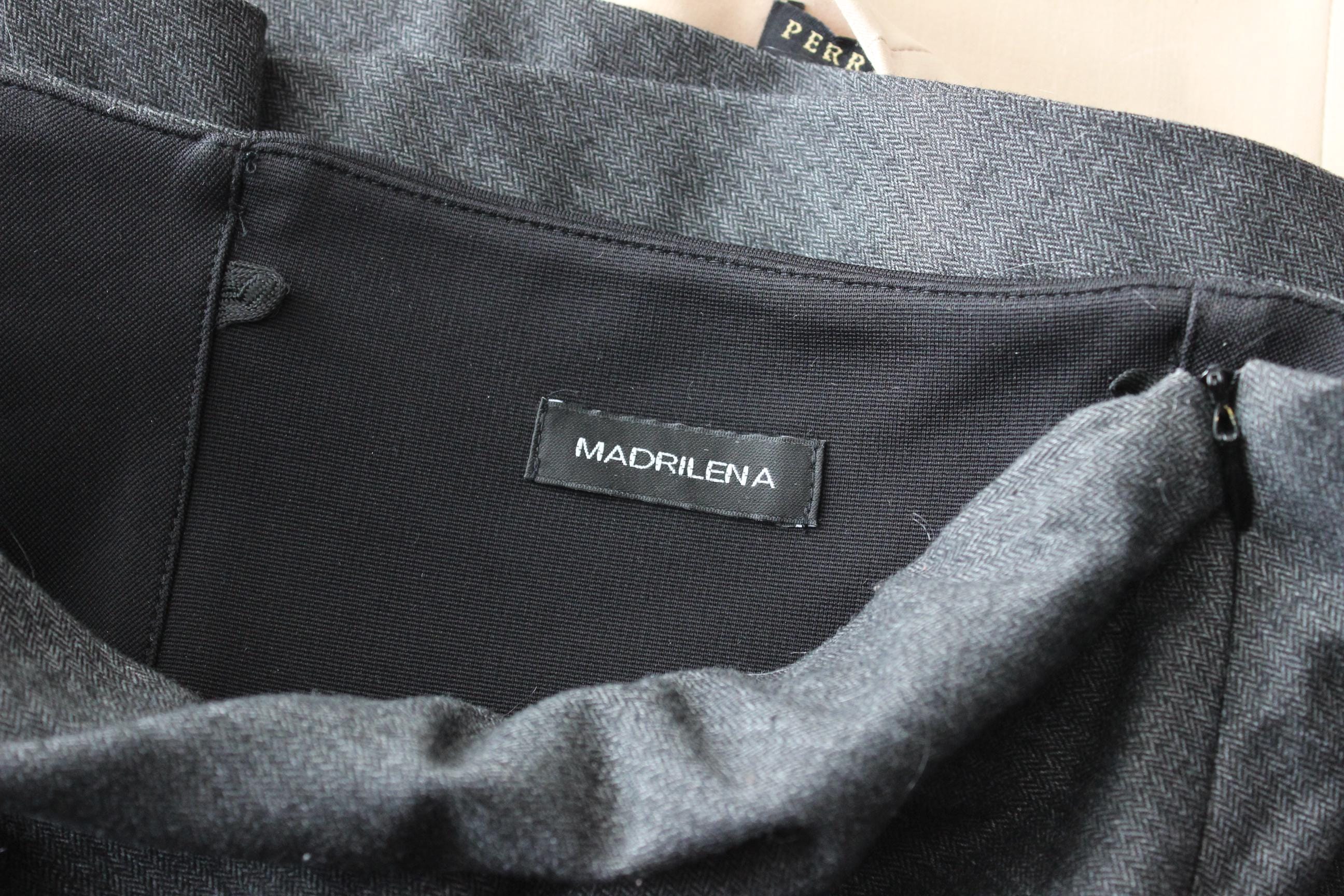 90s European 'Madrilena' Grey Woven Strapless Belted Mini