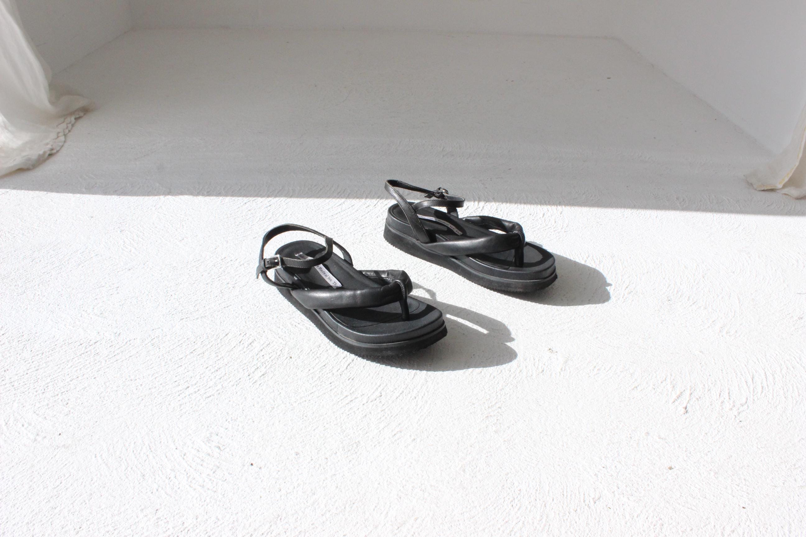 Radical Yes Puffy Black Leather Sandals ~ Euro 39