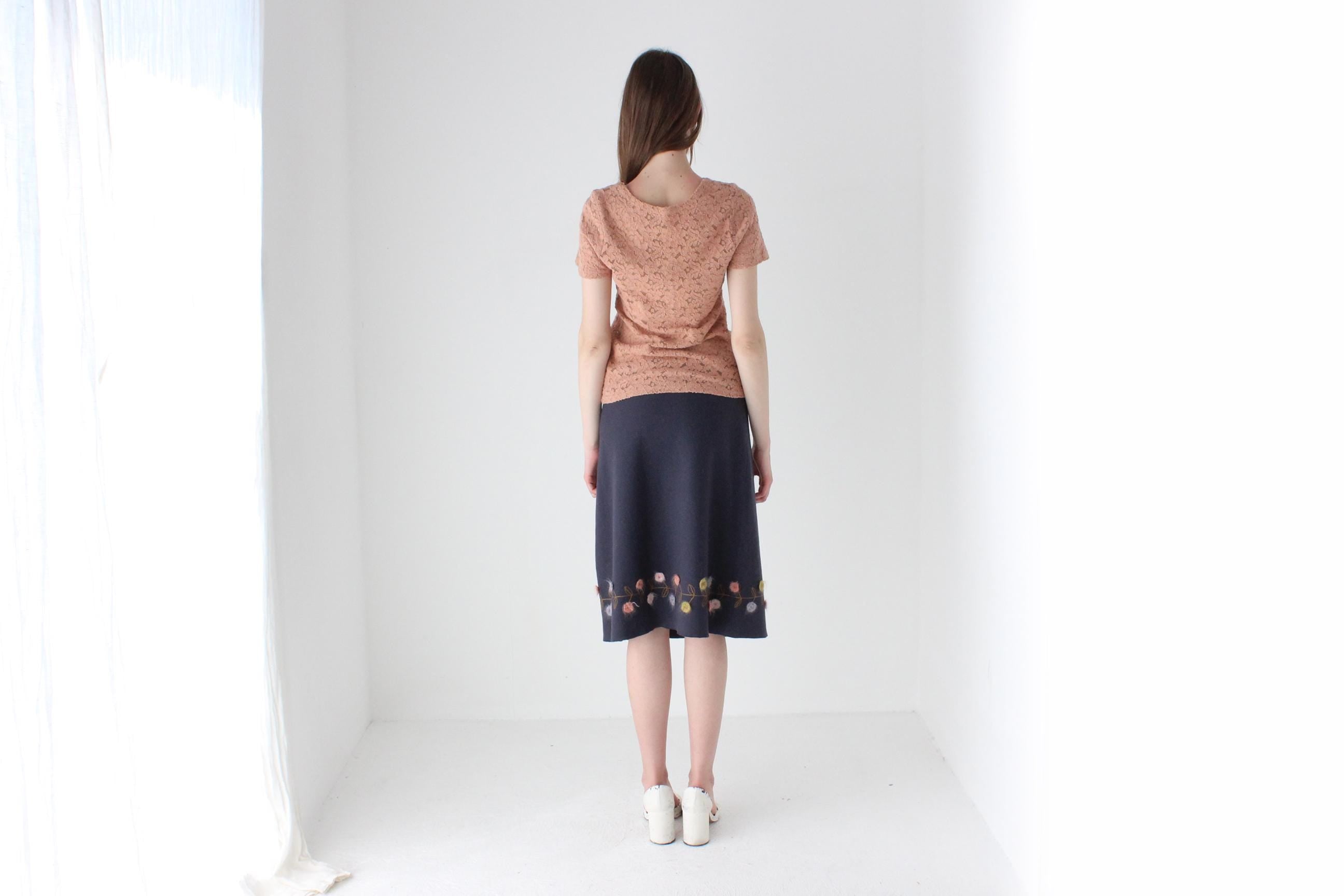90s Stretch Fitted Lace Tee in Dusty Pink