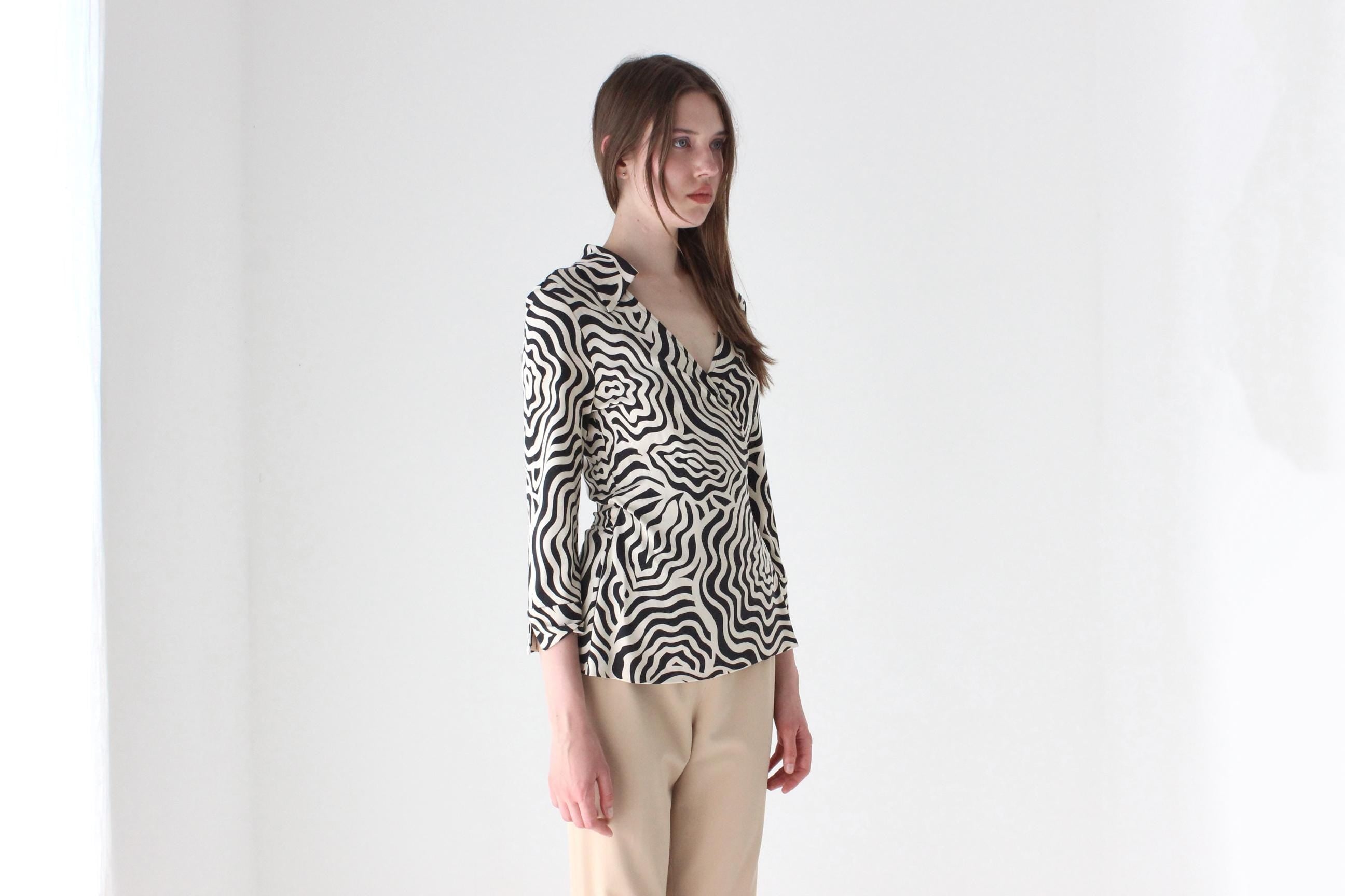 2000s Diane Von Furstenberg Abstract Silk Jersey Wrap Top