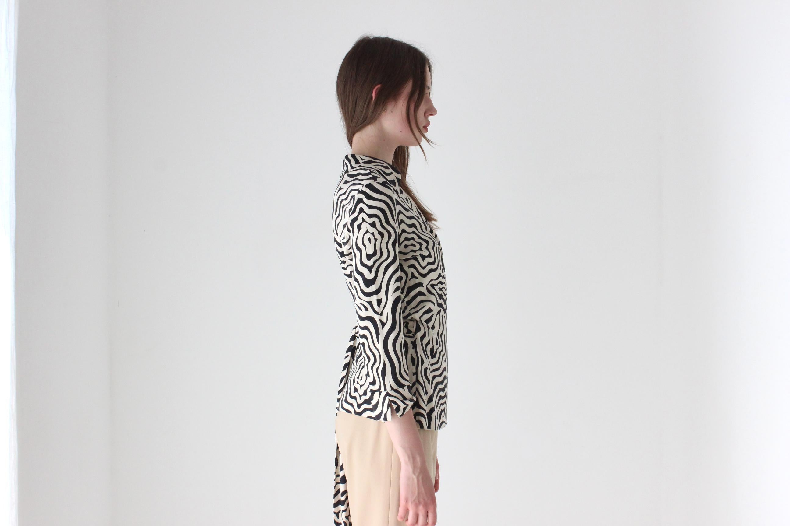 2000s Diane Von Furstenberg Abstract Silk Jersey Wrap Top