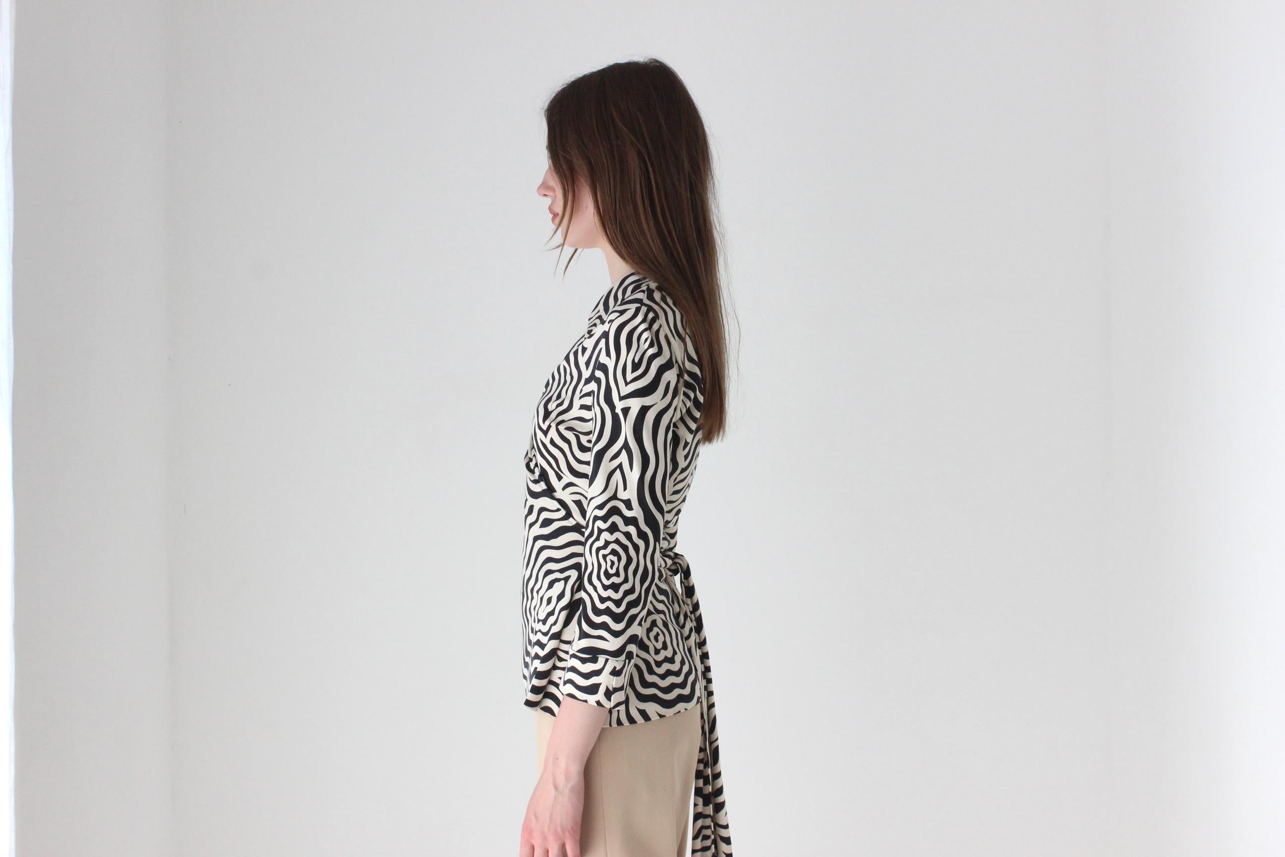 2000s Diane Von Furstenberg Abstract Silk Jersey Wrap Top