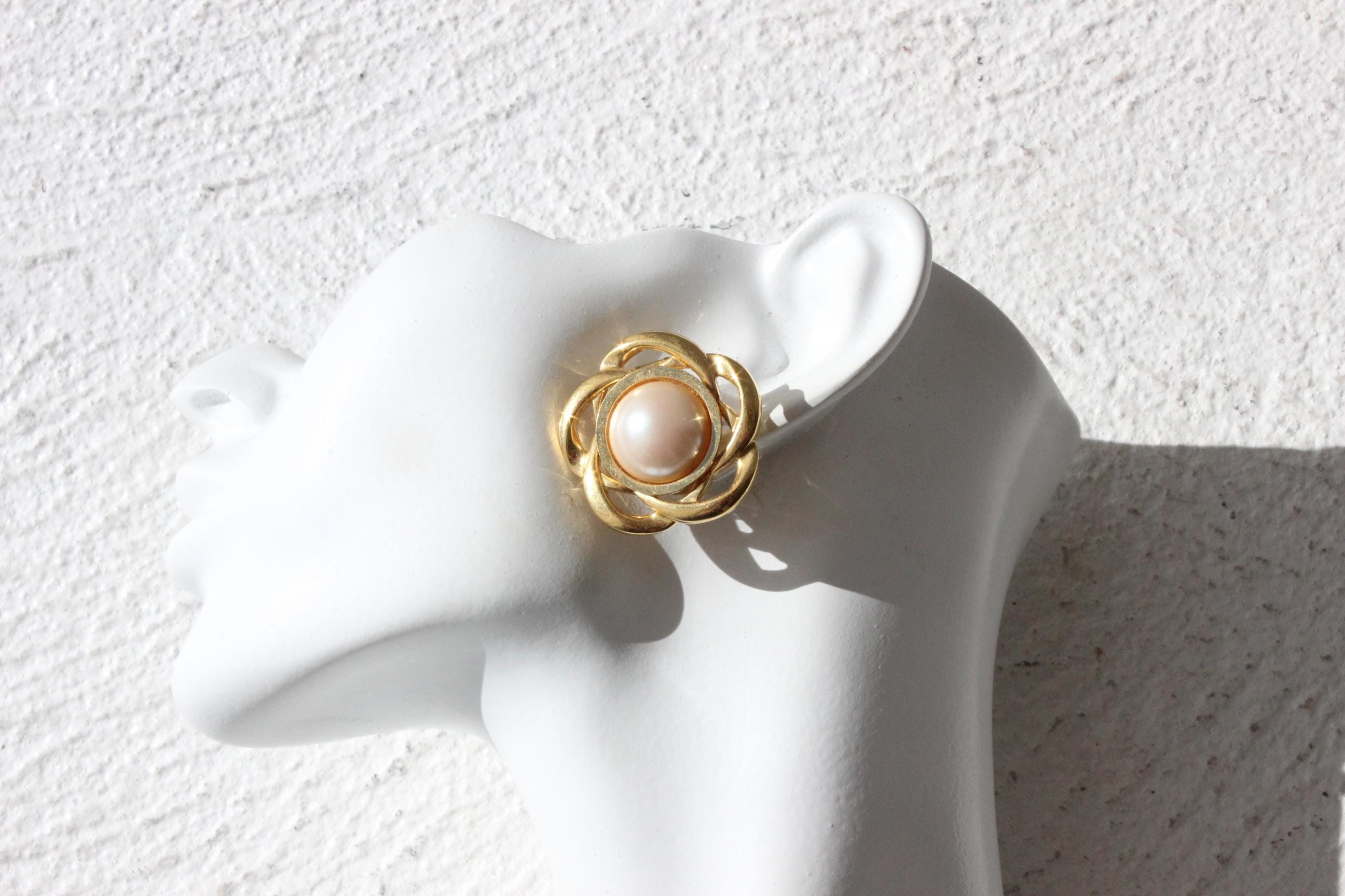 80s Baroque Pearl & Gold Tone Clip Ons