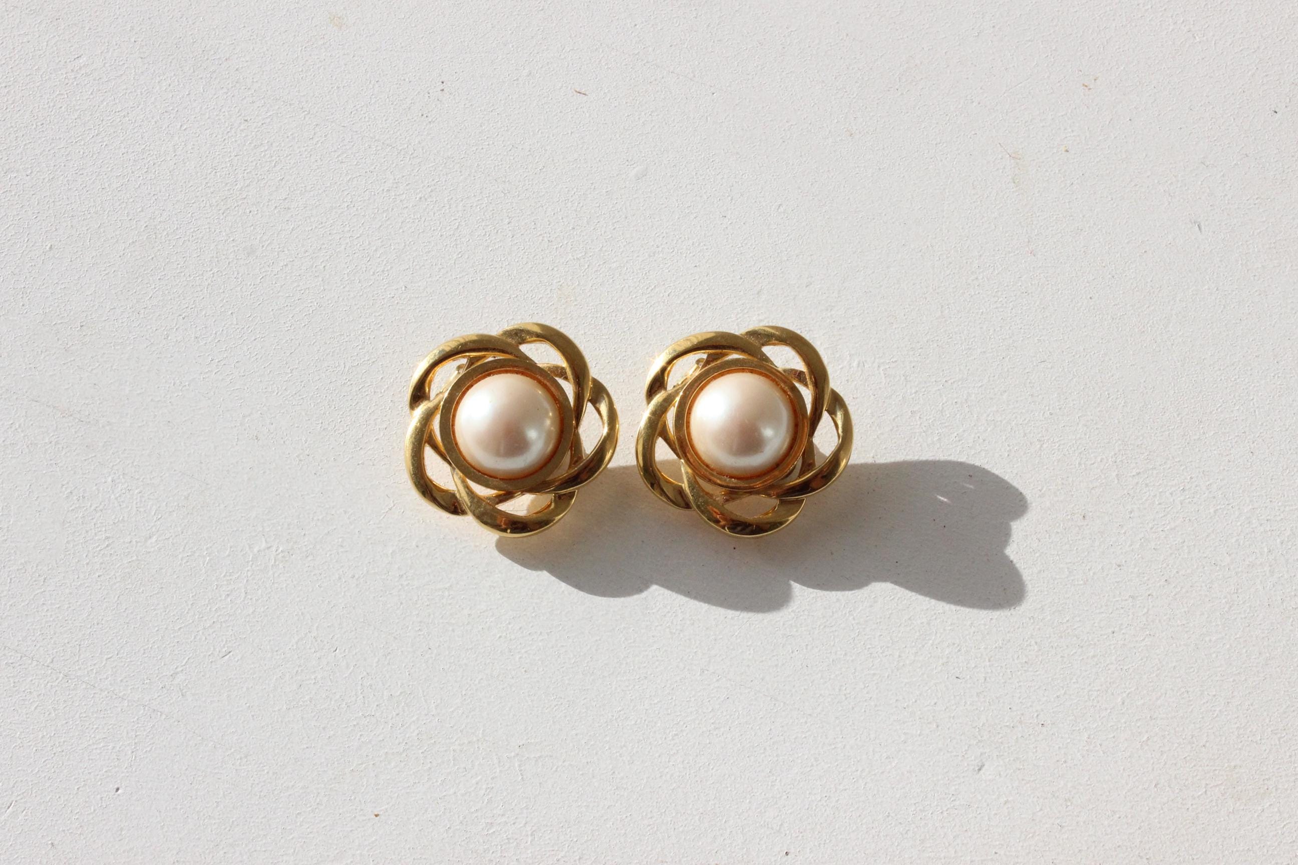 80s Baroque Pearl & Gold Tone Clip Ons