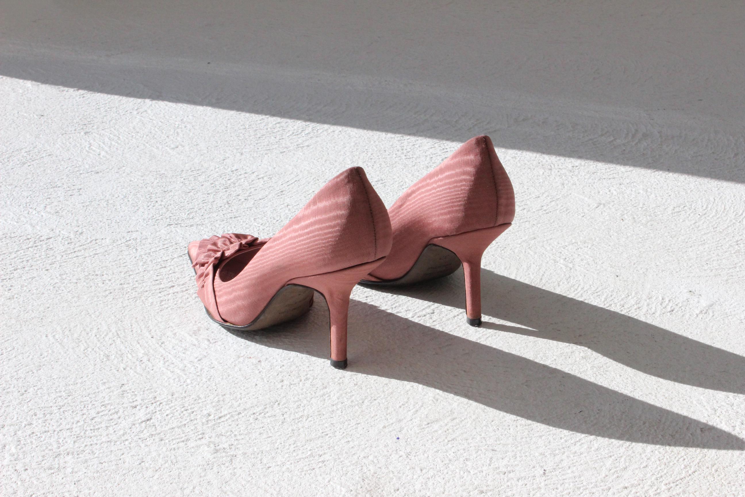 90s Dusty Pink Taffeta Courtier Heels - Euro 37