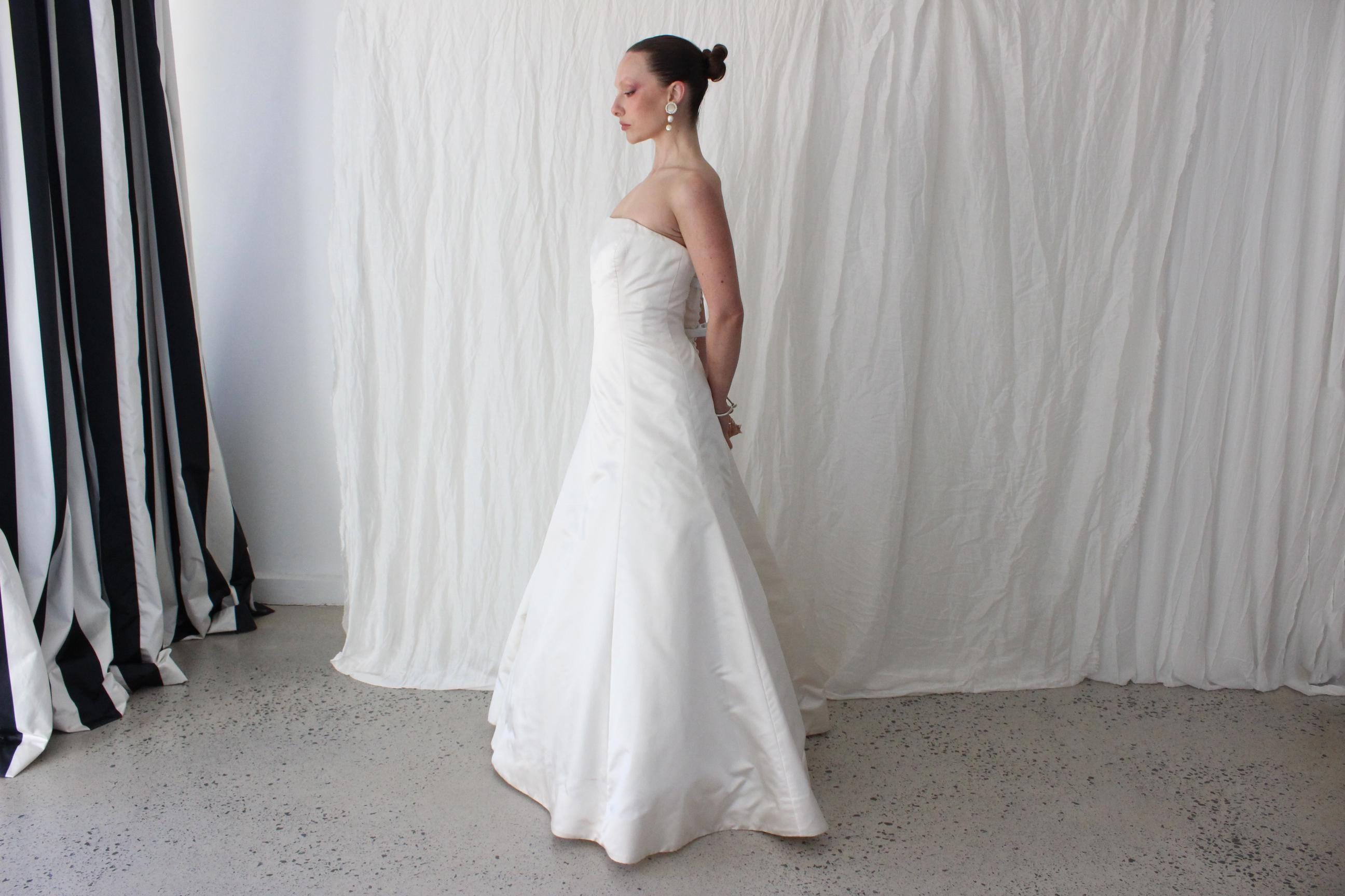 90s Vintage Vera Wang Duchess Silk Satin Strapless A Line Wedding Gown