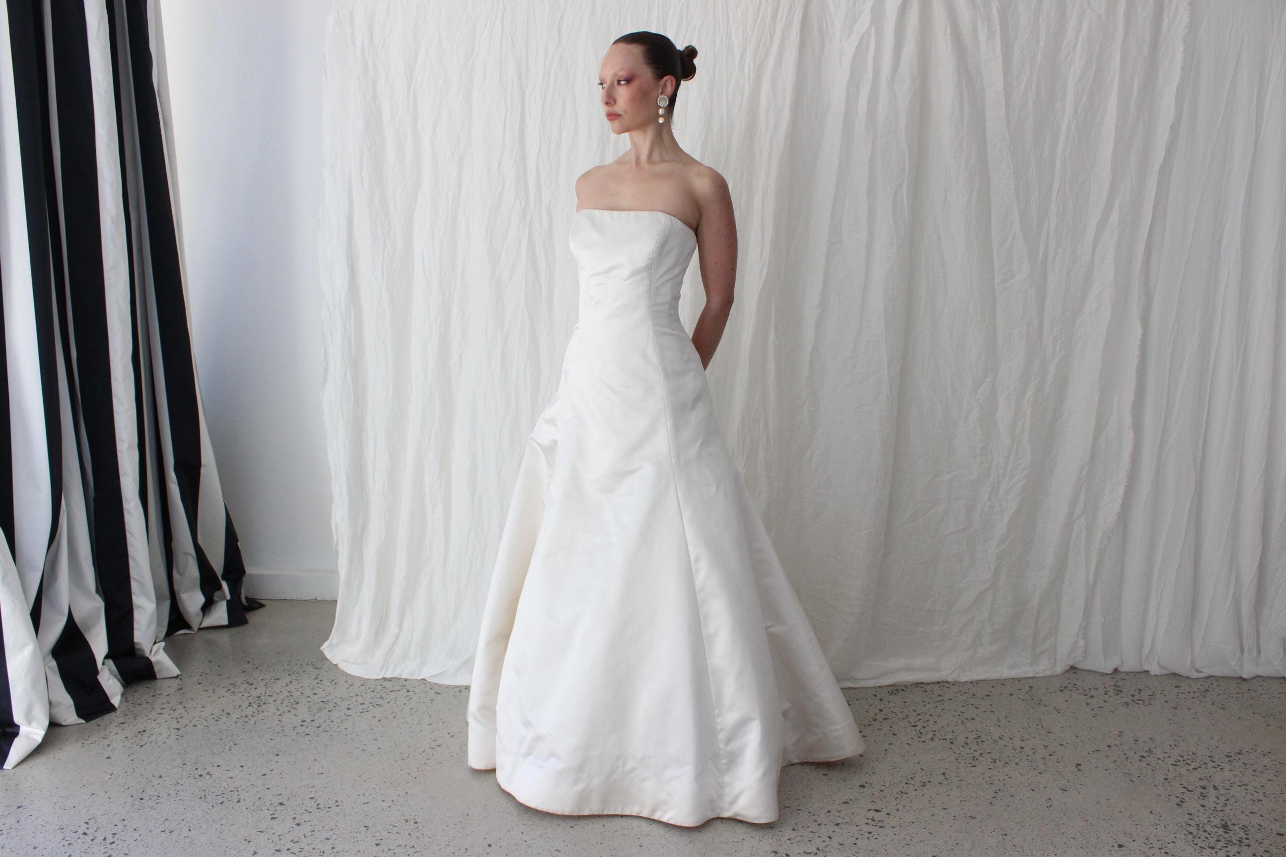 90s Vintage Vera Wang Duchess Silk Satin Strapless A Line Wedding Gown