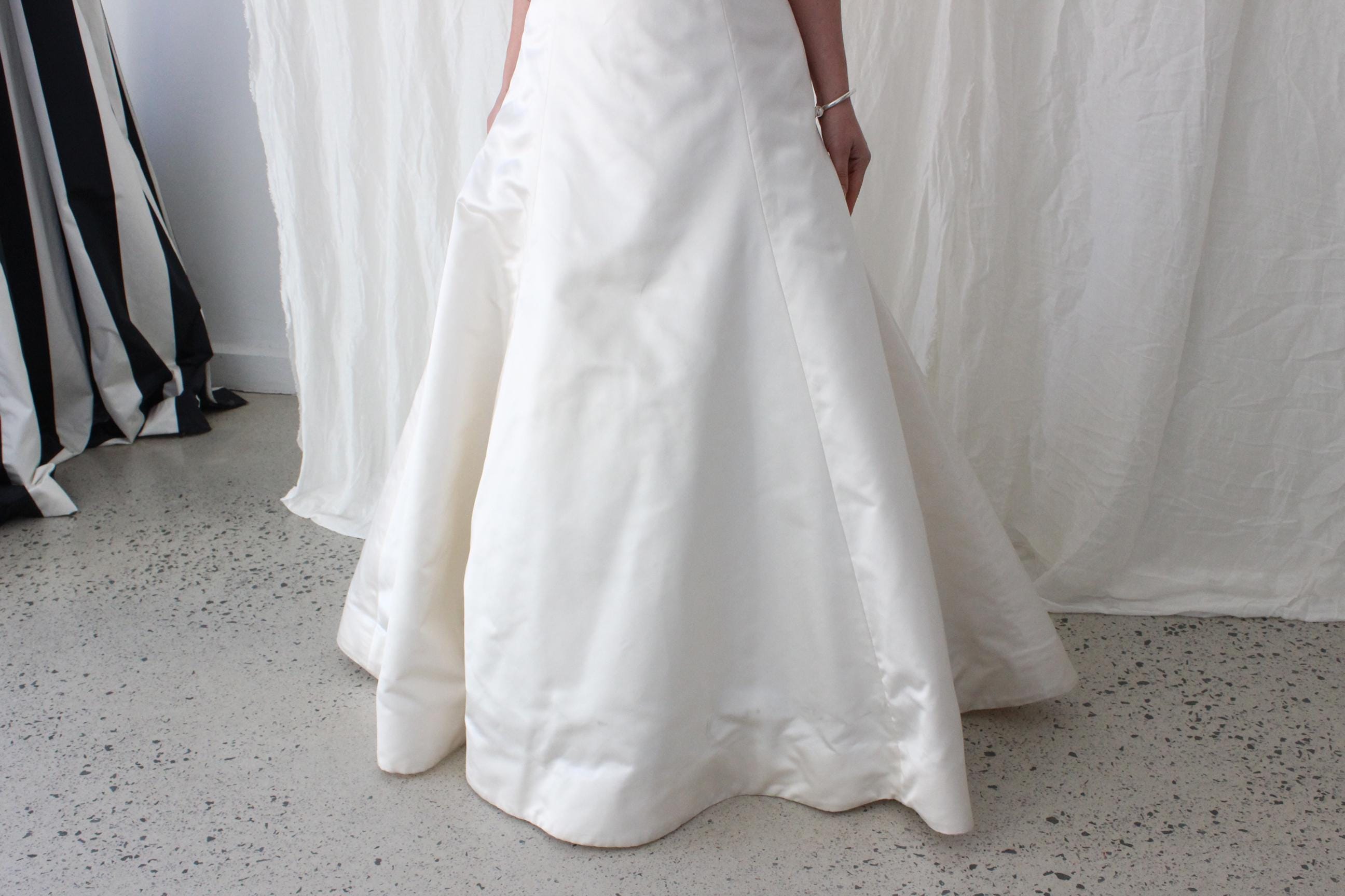 90s Vintage Vera Wang Duchess Silk Satin Strapless A Line Wedding Gown