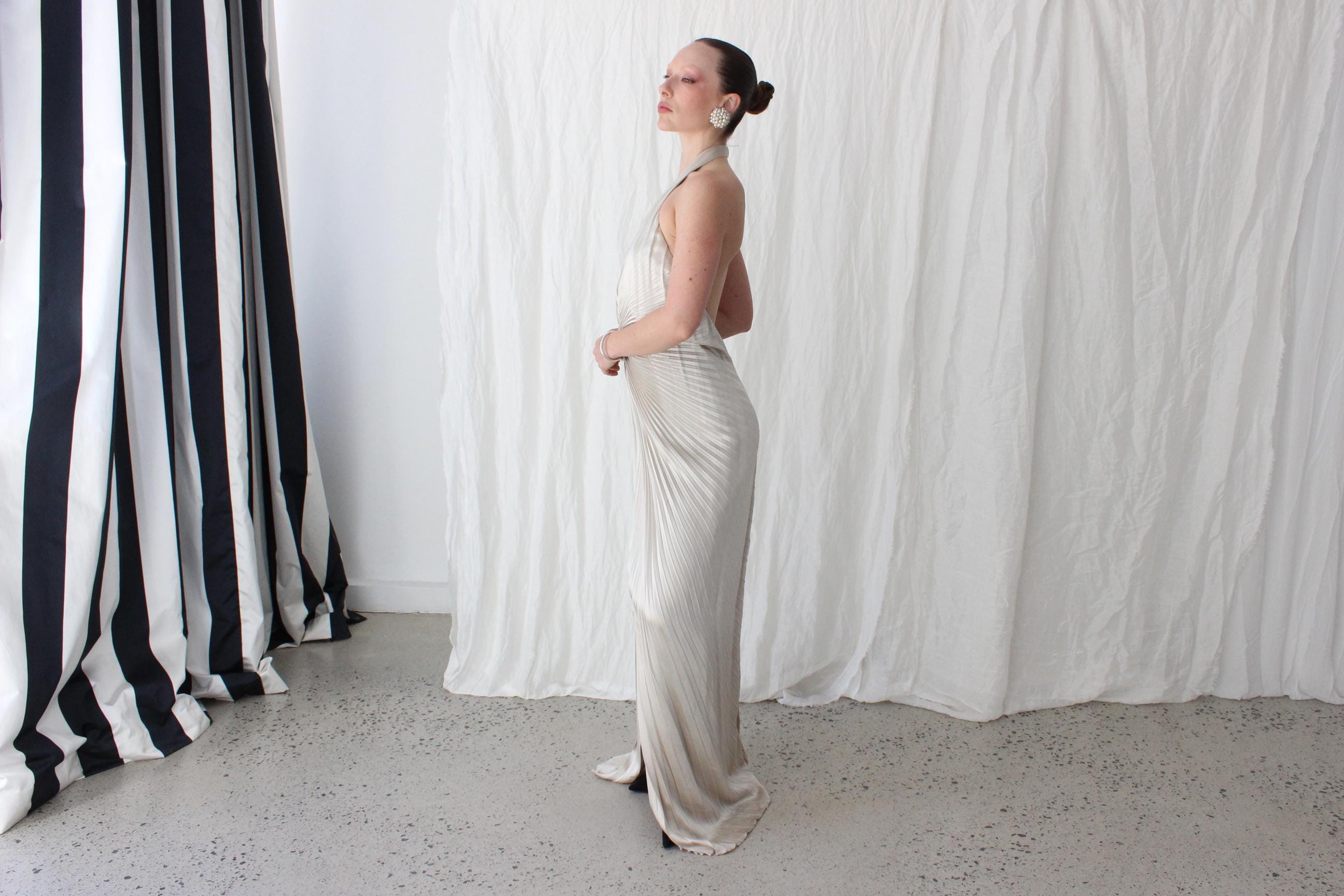 00s Does 70s Oyster Pleated Disco Plunge Halter Gown