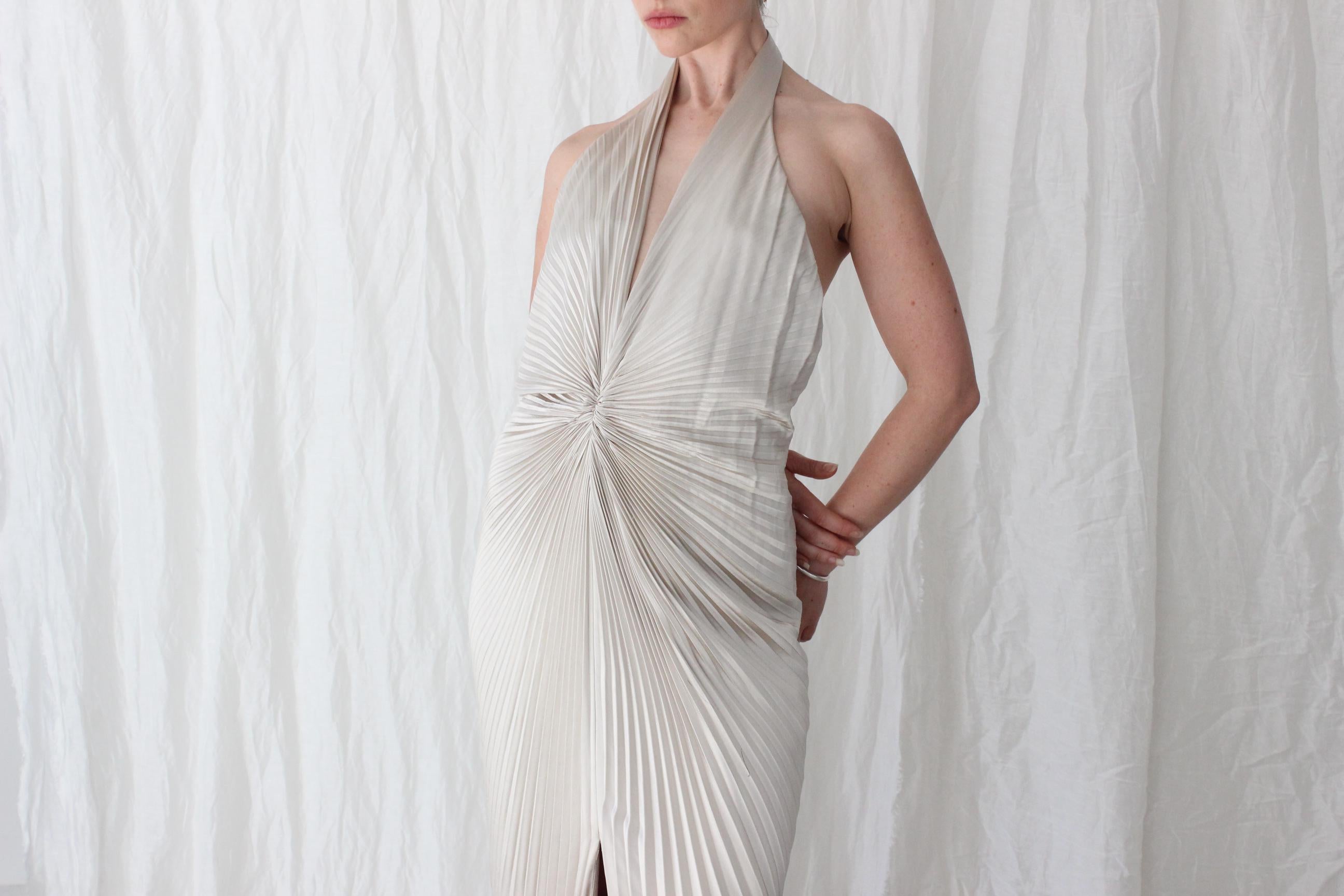 00s Does 70s Oyster Pleated Disco Plunge Halter Gown
