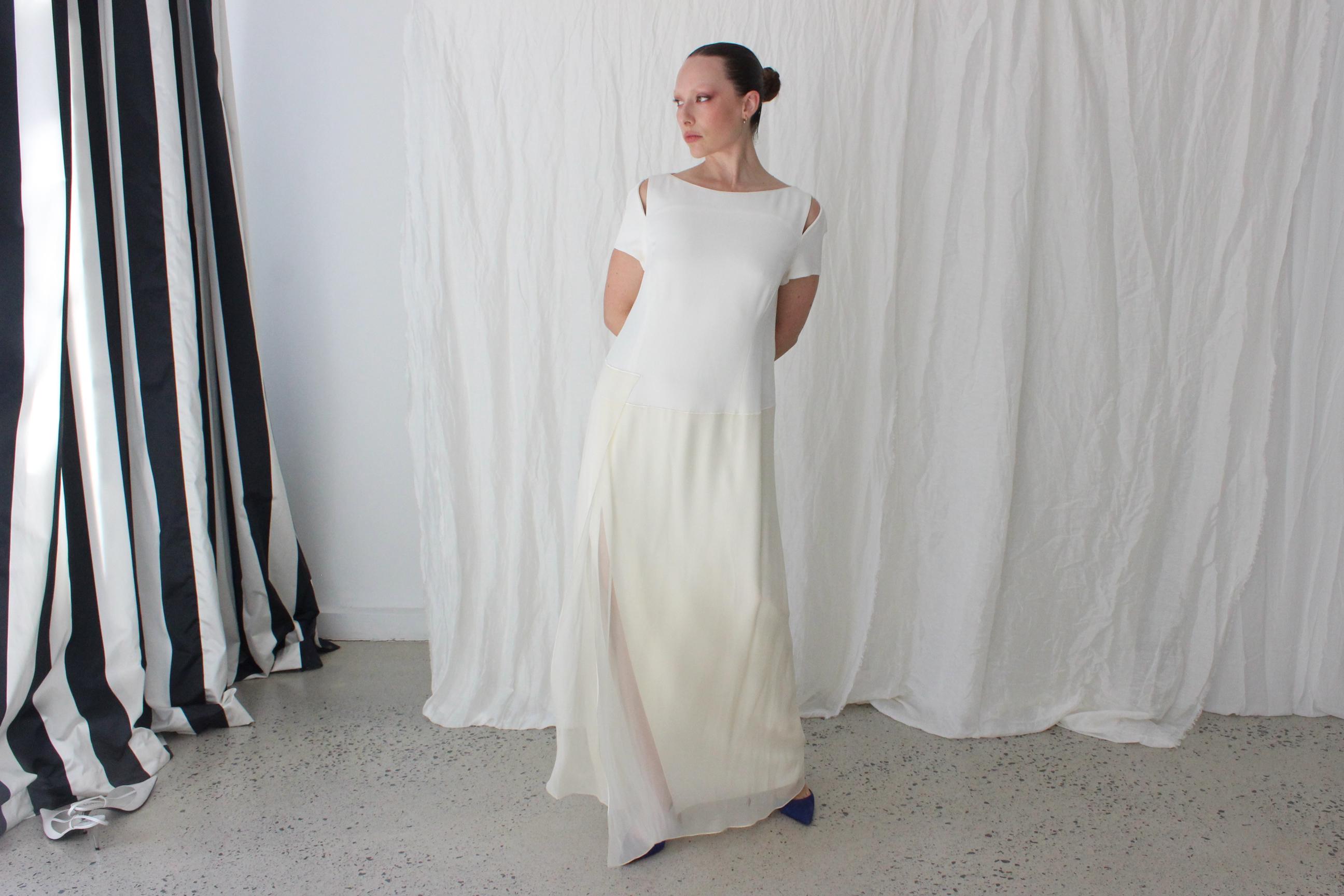 Chic 2000s Amanda Wakeley Crepe & Chiffon Gown