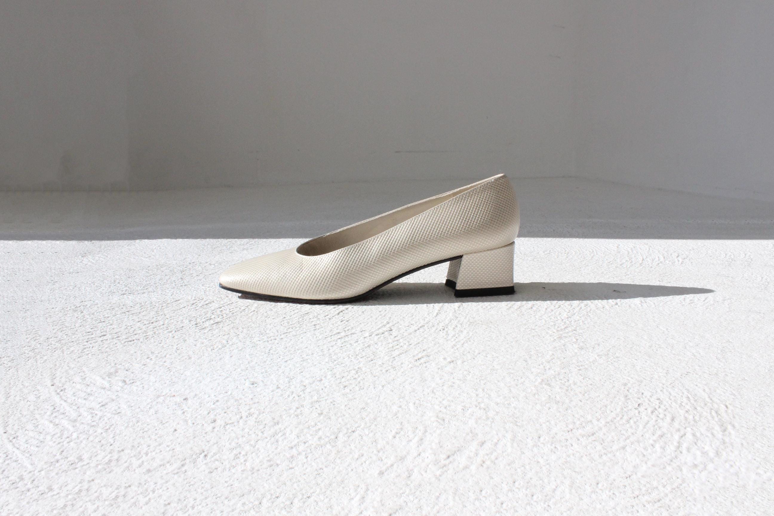 90s Stuart Weitzman Oyster Metallic Leather Heels - Euro 37