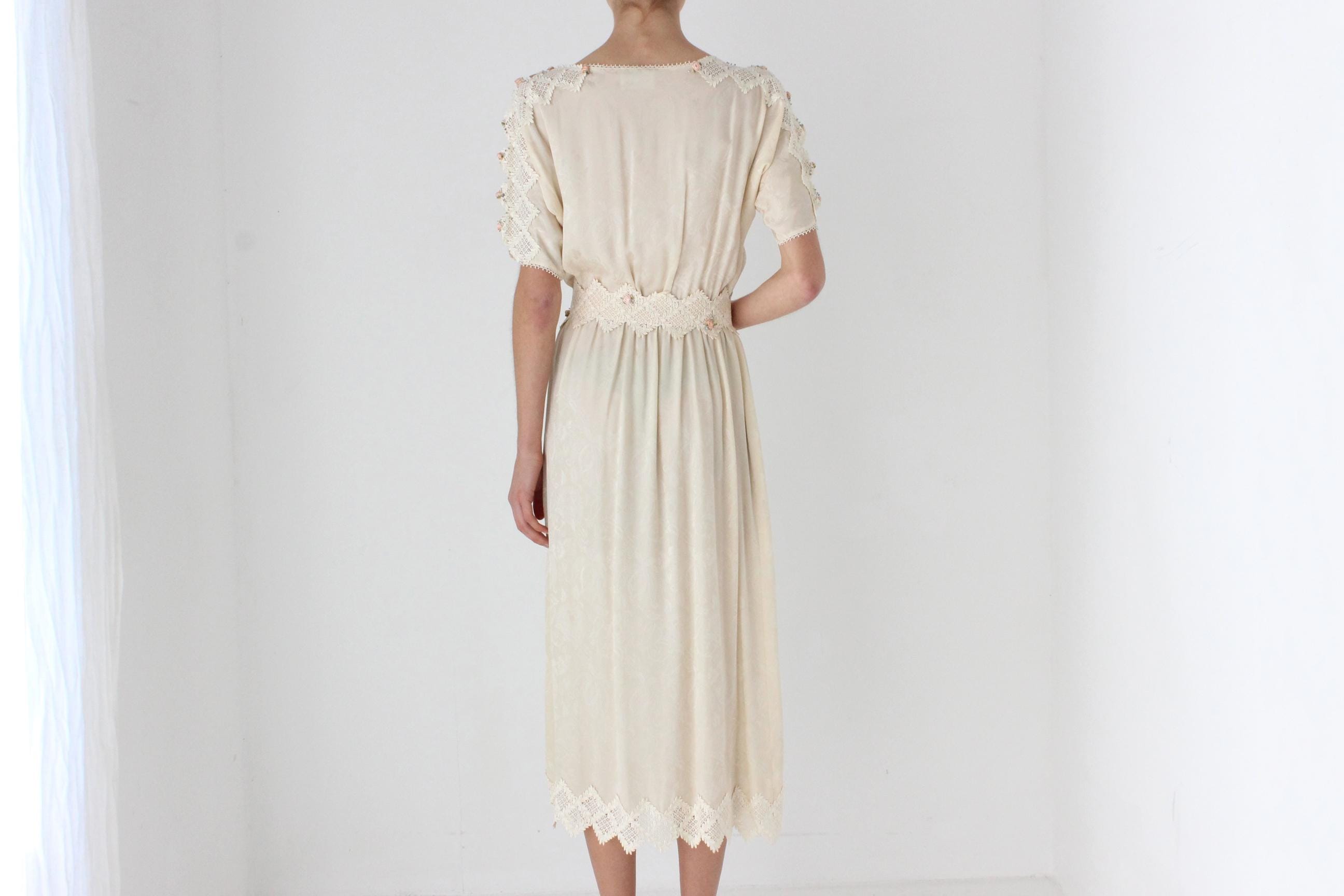 80s Carol Peretz Relaxed Silk Dress w/ Cut Out Lace